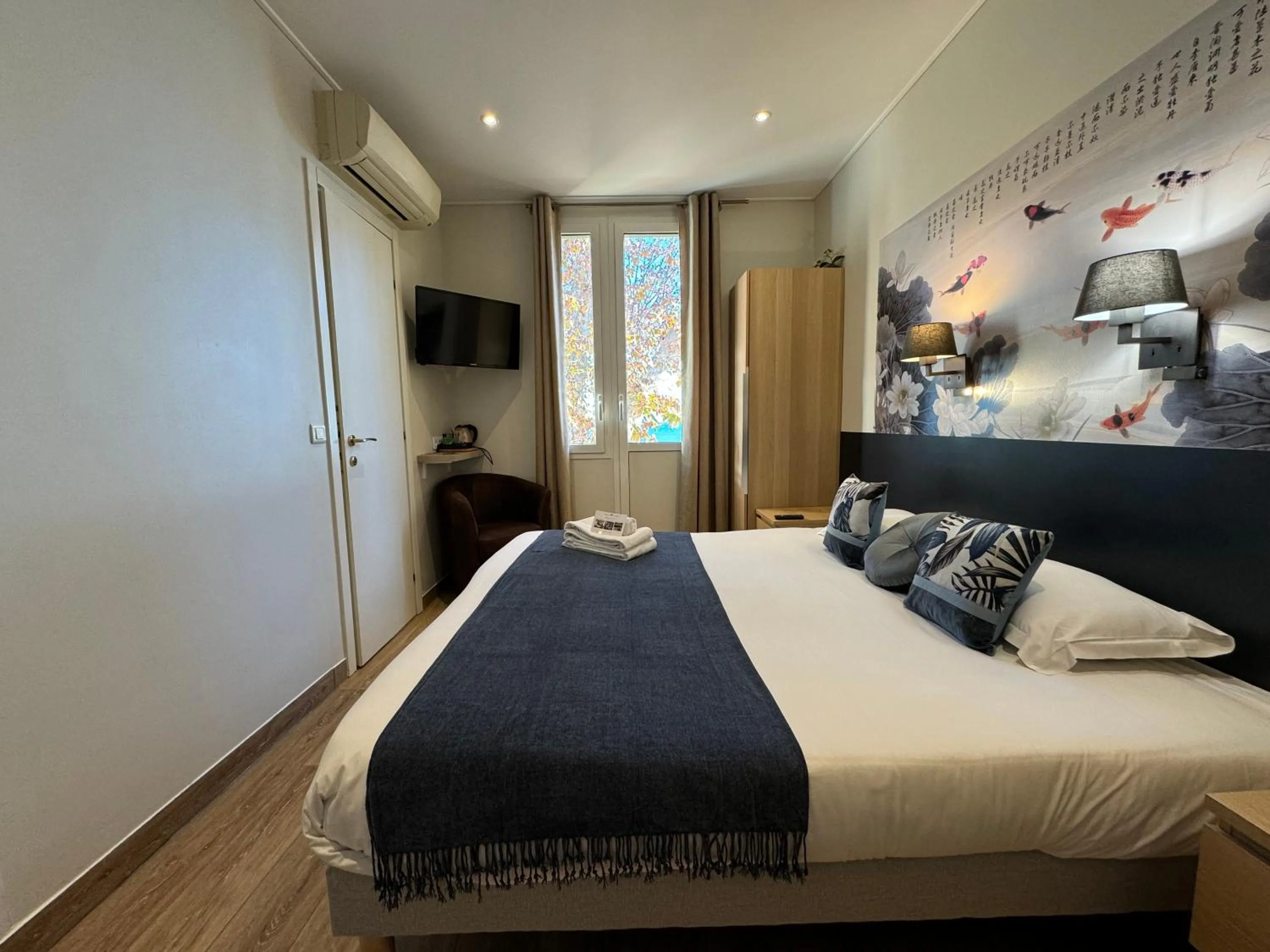 Photo of the whole room, Bed in Hotel Pavillon Imperial