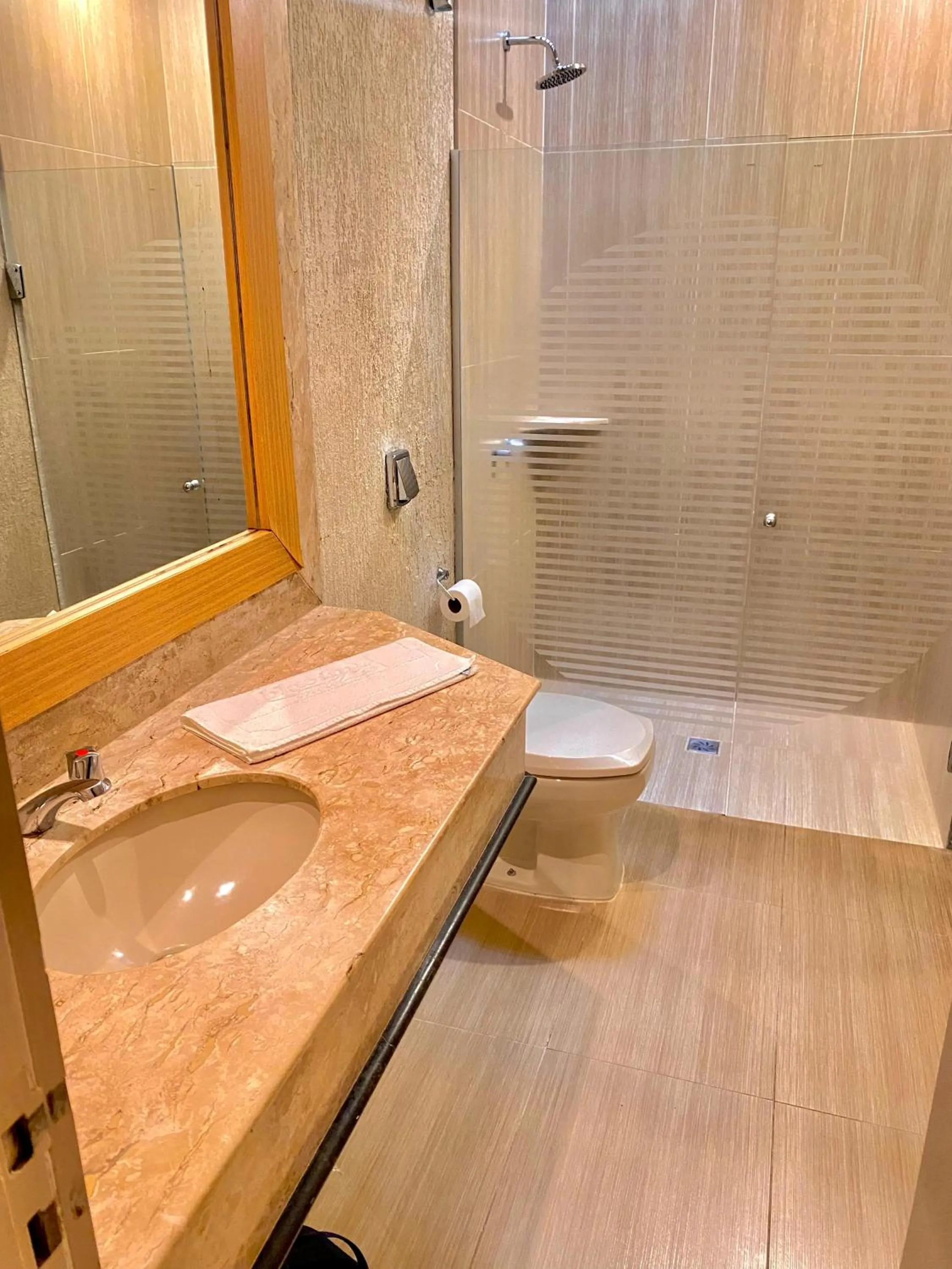 Deluxe Suite with Spa Bath - single occupancy in Blue Suítes - motel