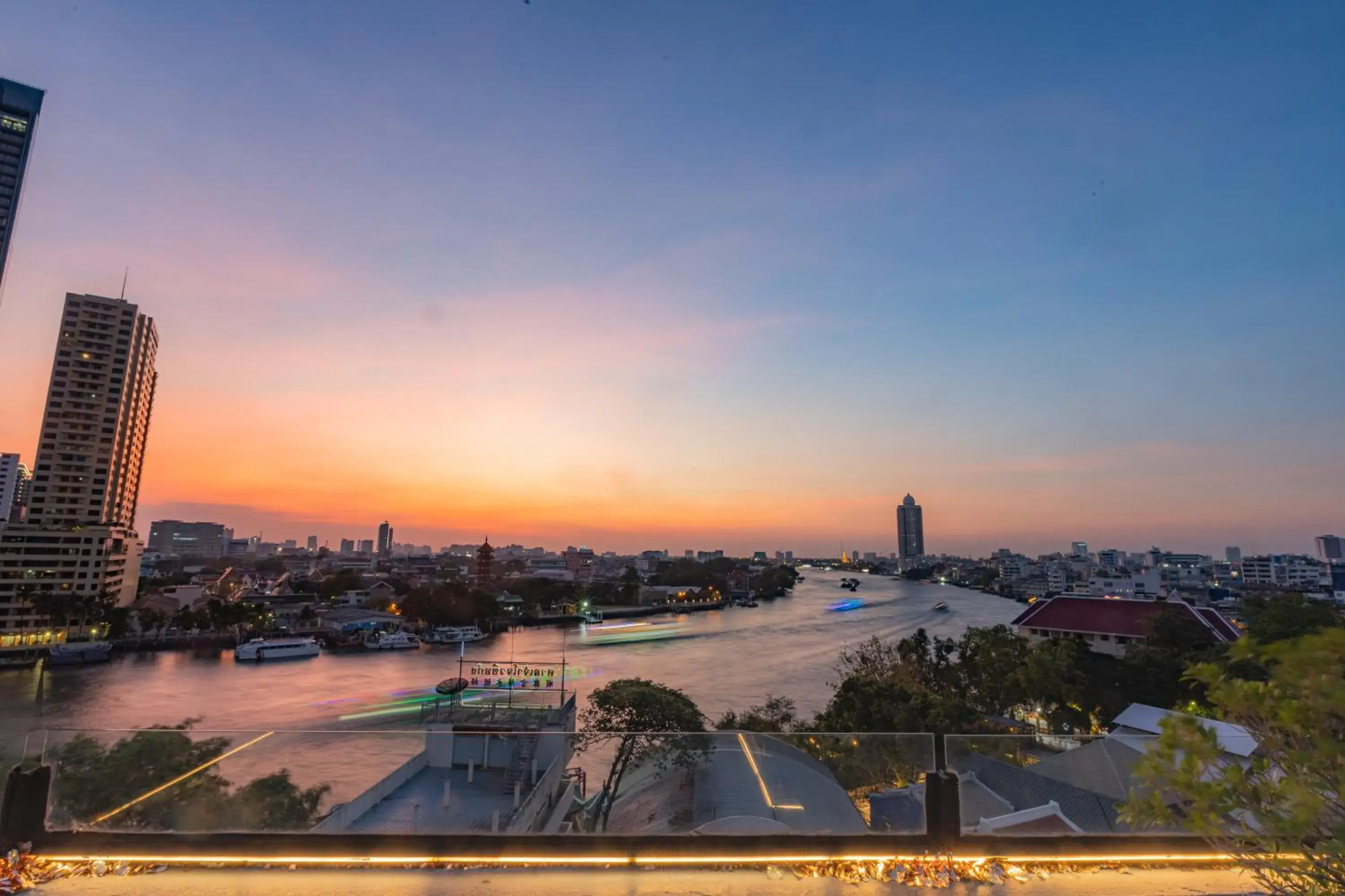 Restaurant/places to eat in River View Residence Restaurant/places to eat in River View Residence