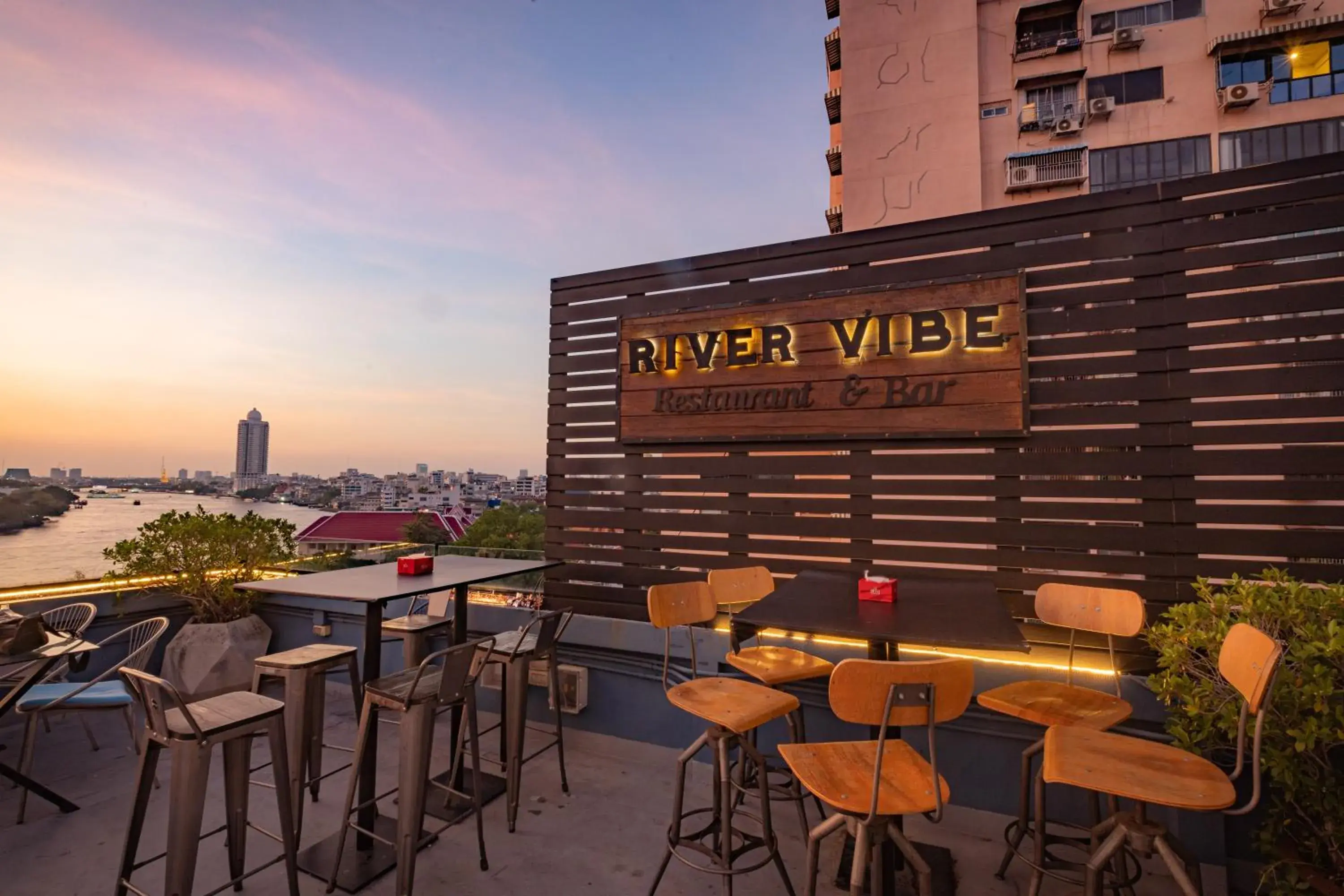Restaurant/places to eat in River View Residence Restaurant/places to eat in River View Residence