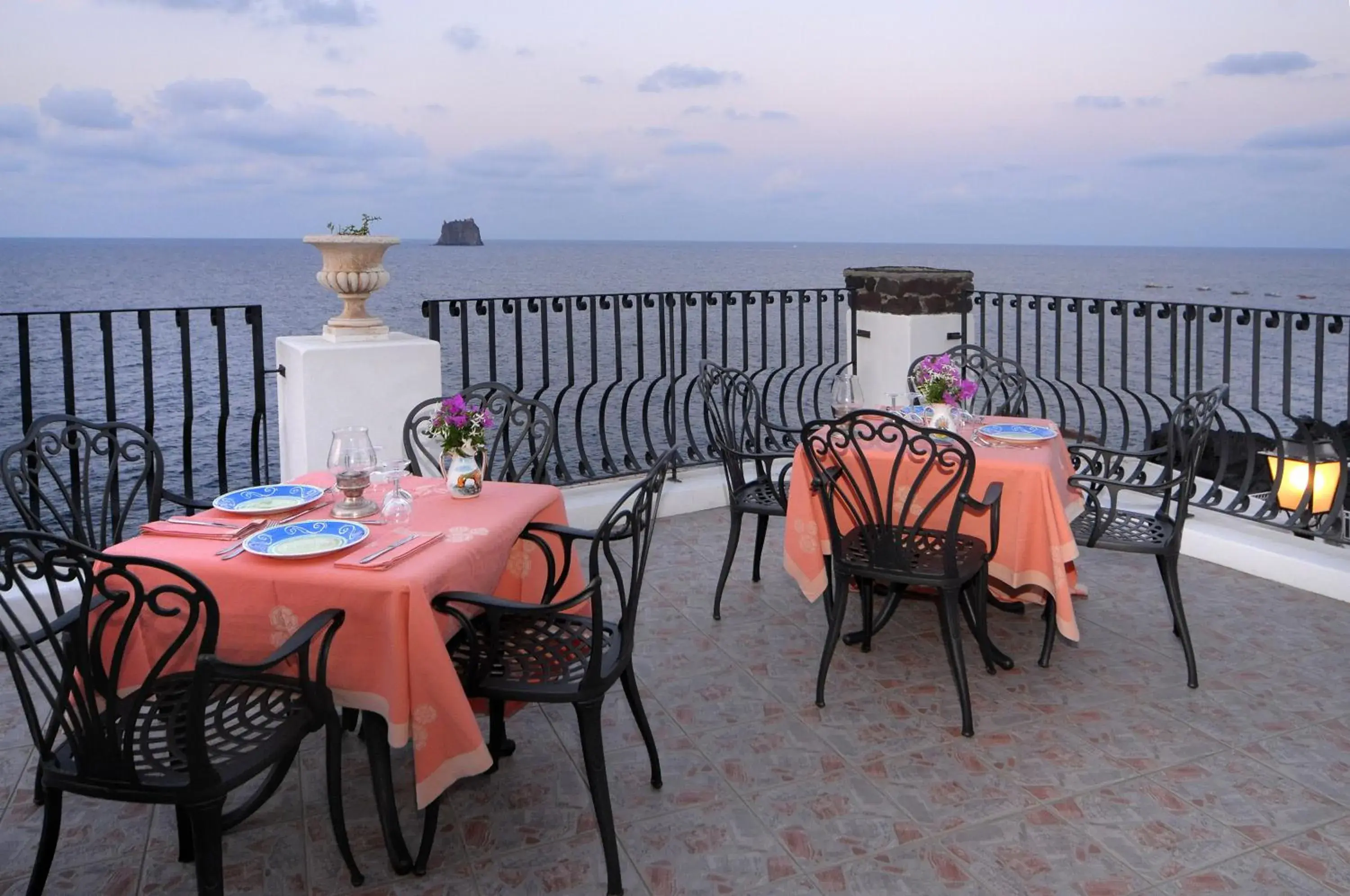 Restaurant/places to eat in Hotel Villaggio Stromboli - isola di Stromboli