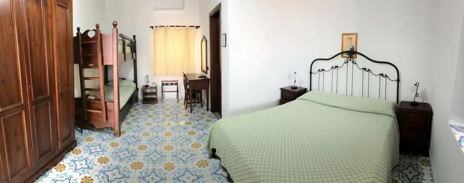 Bed in Hotel Villaggio Stromboli - isola di Stromboli