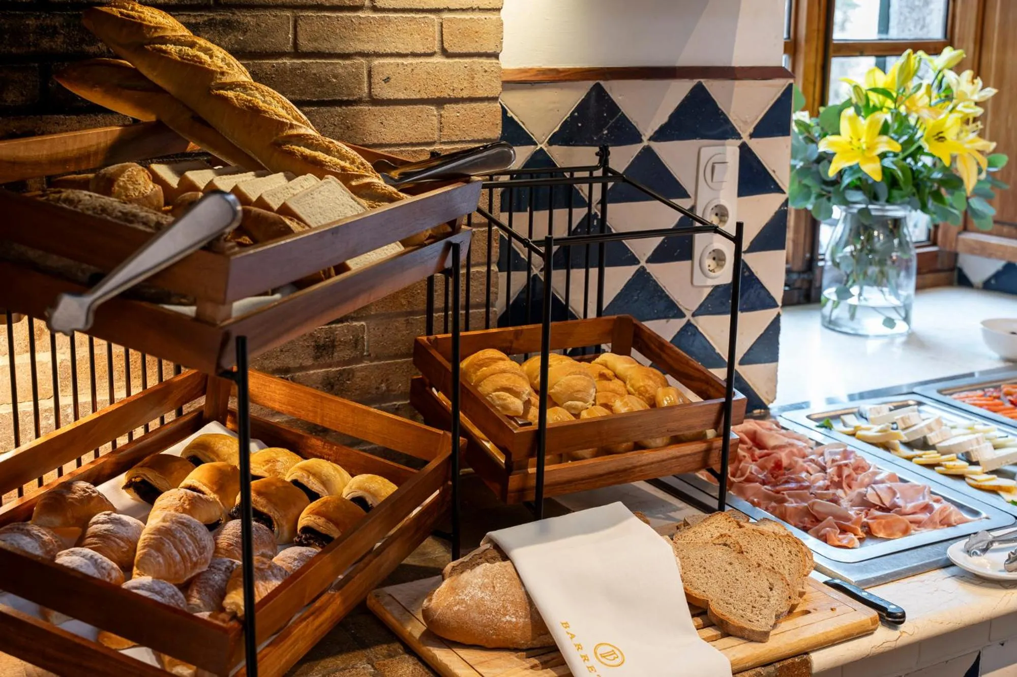 Breakfast in Ca's Xorc Luxury Retreat - ADULTS ONLY