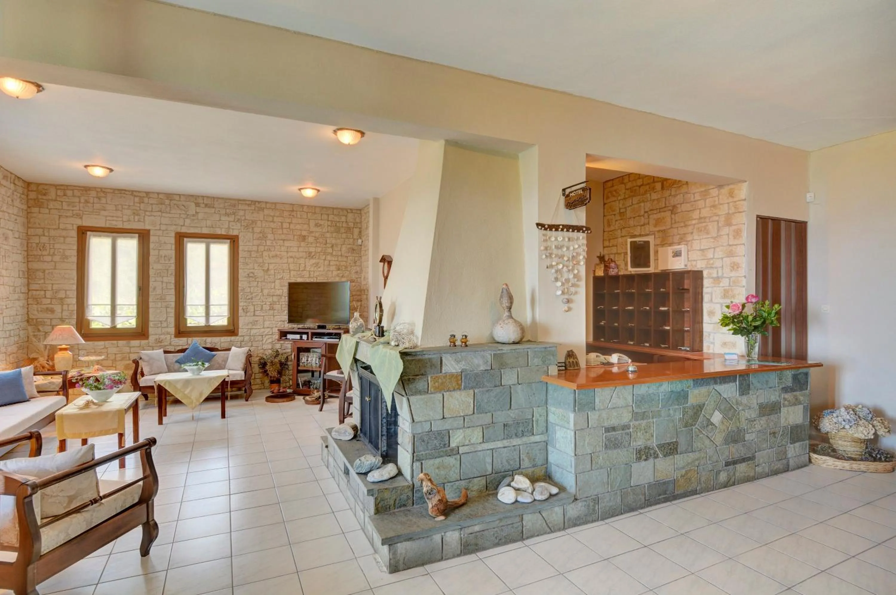 Lobby or reception in Hotel Agnadi - Horefto