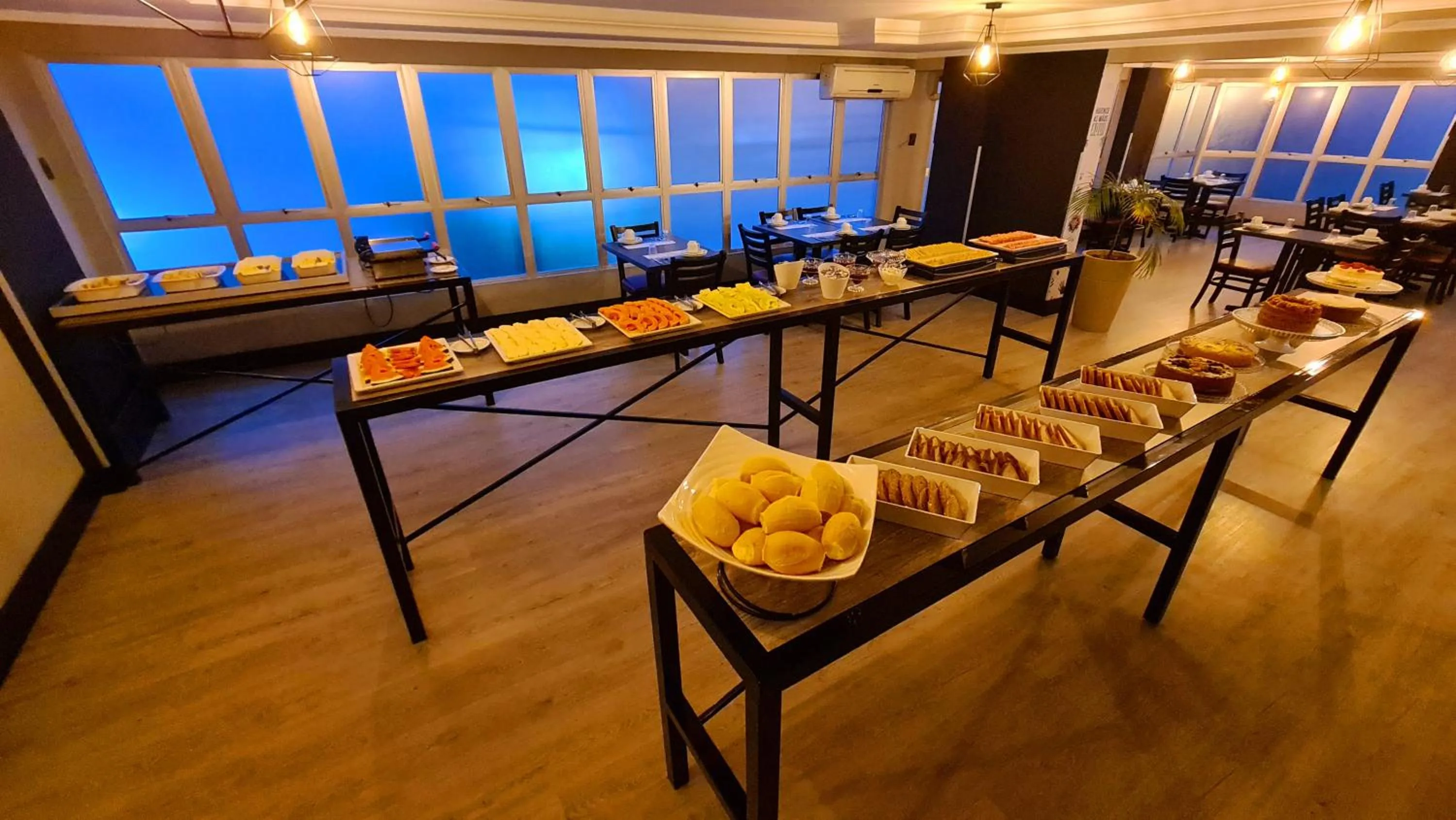 Breakfast in Hotel Gênova BC