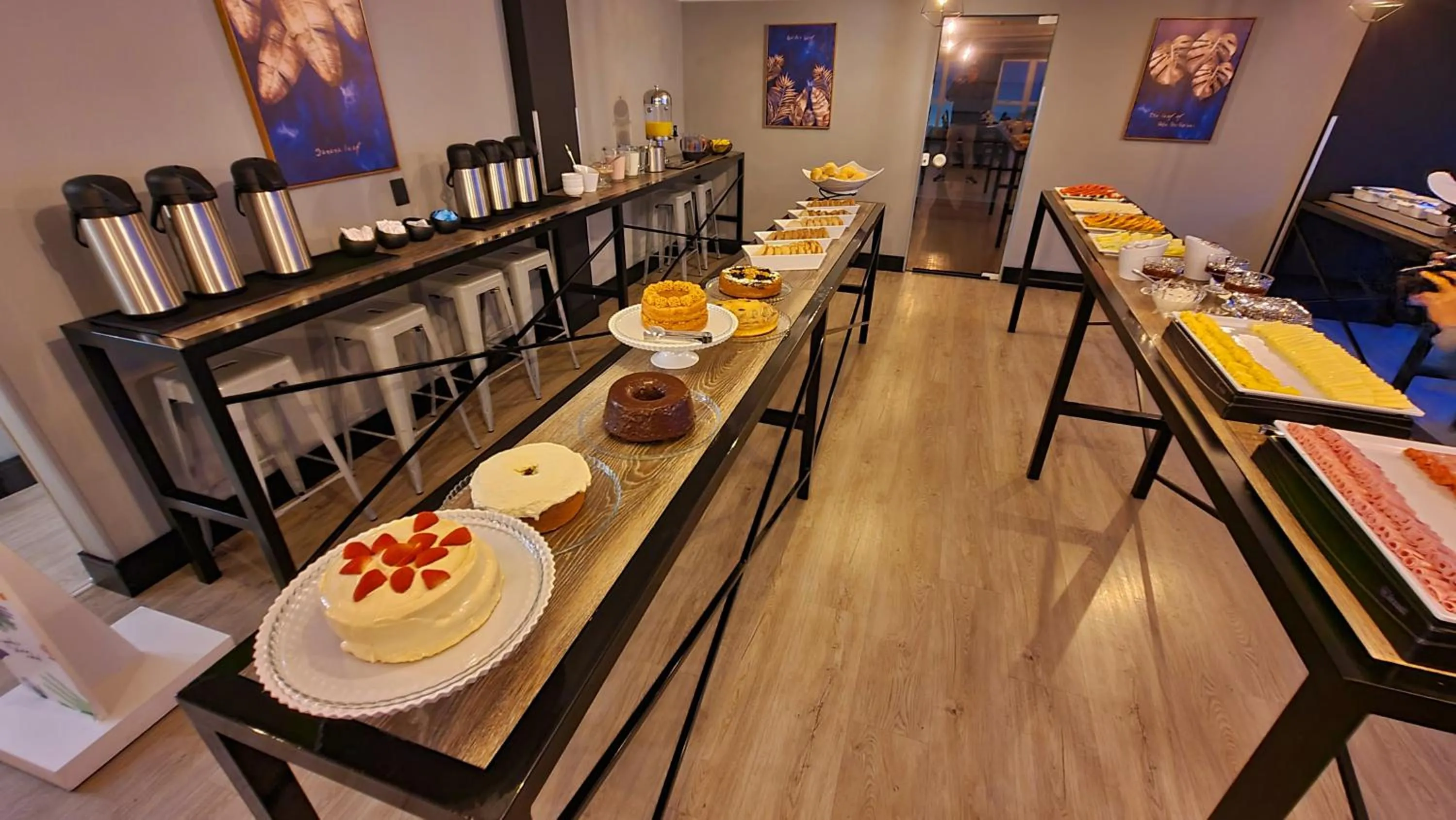 Breakfast in Hotel Gênova BC