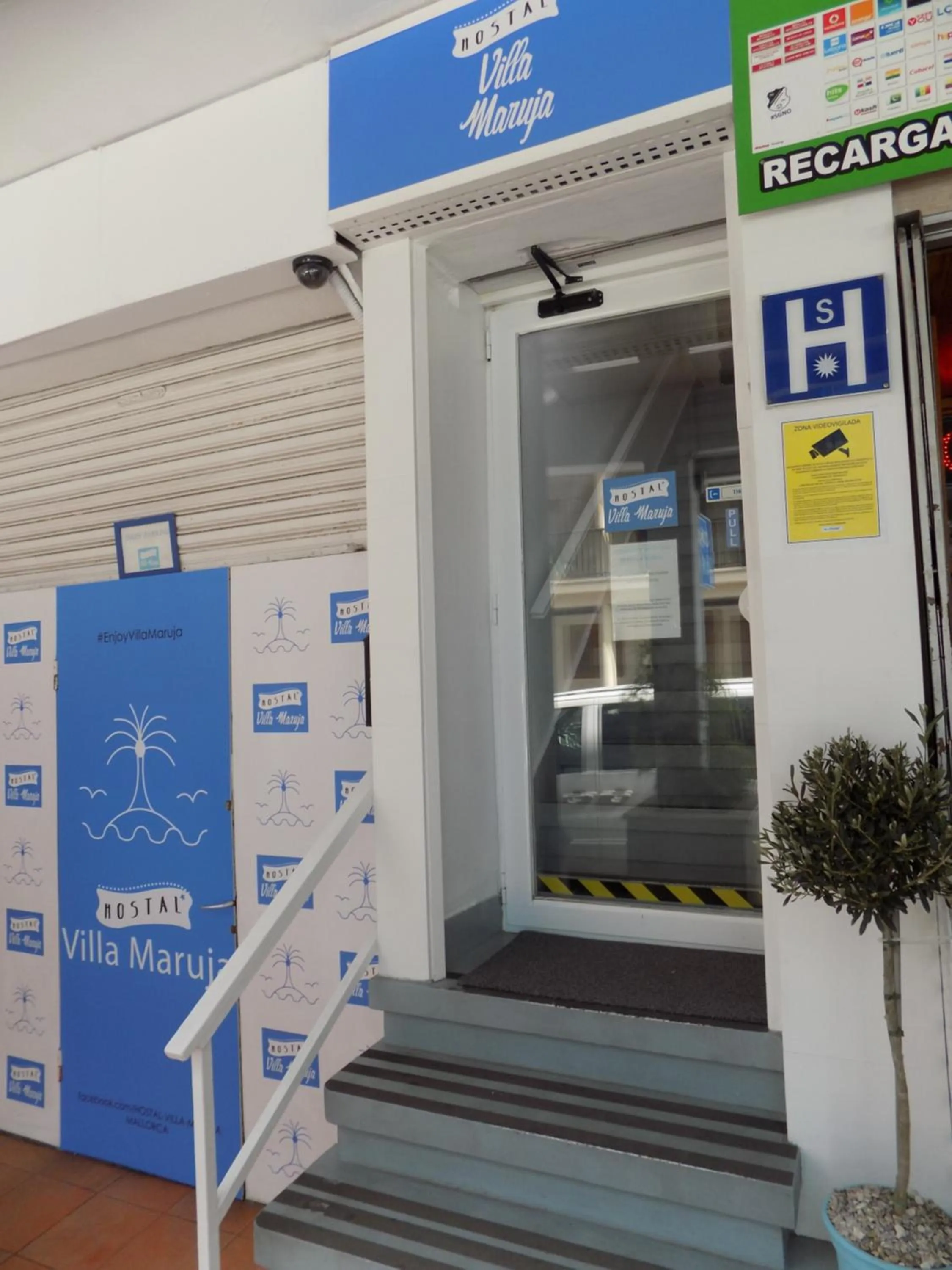 Facade/entrance in Hostal Villa Maruja