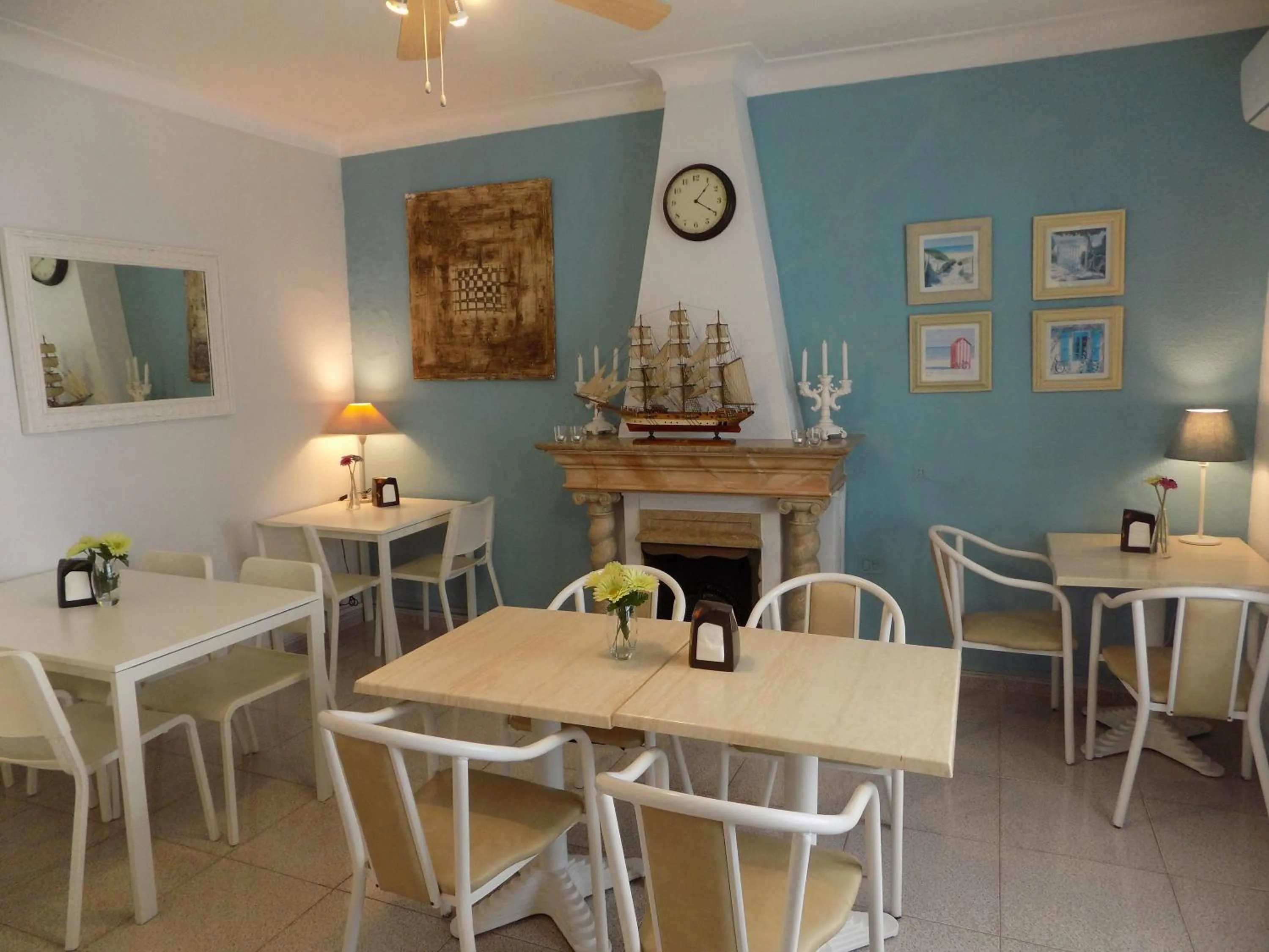 Lounge or bar in Hostal Villa Maruja