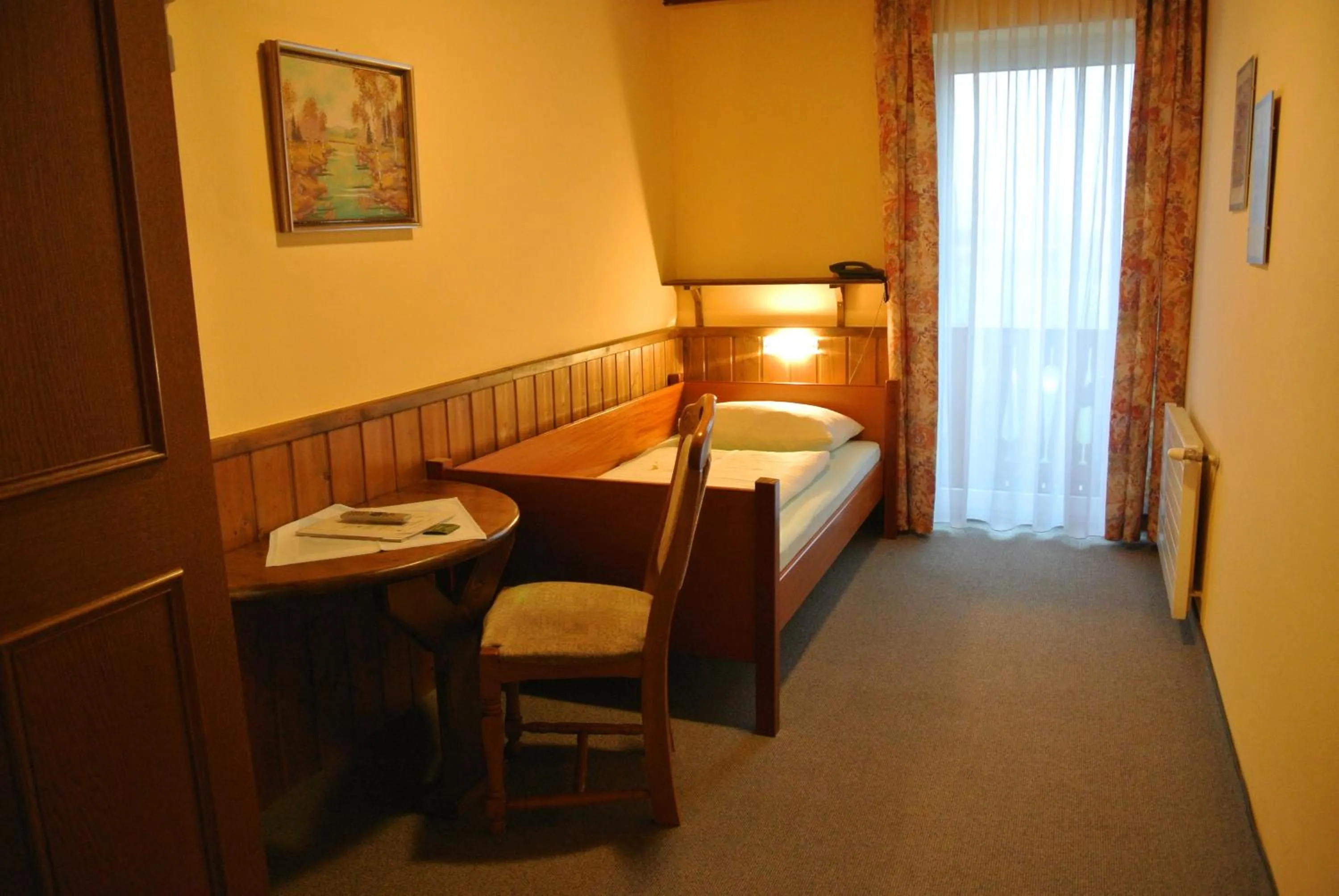 Photo of the whole room, Bed in Kirchenwirt Gosau