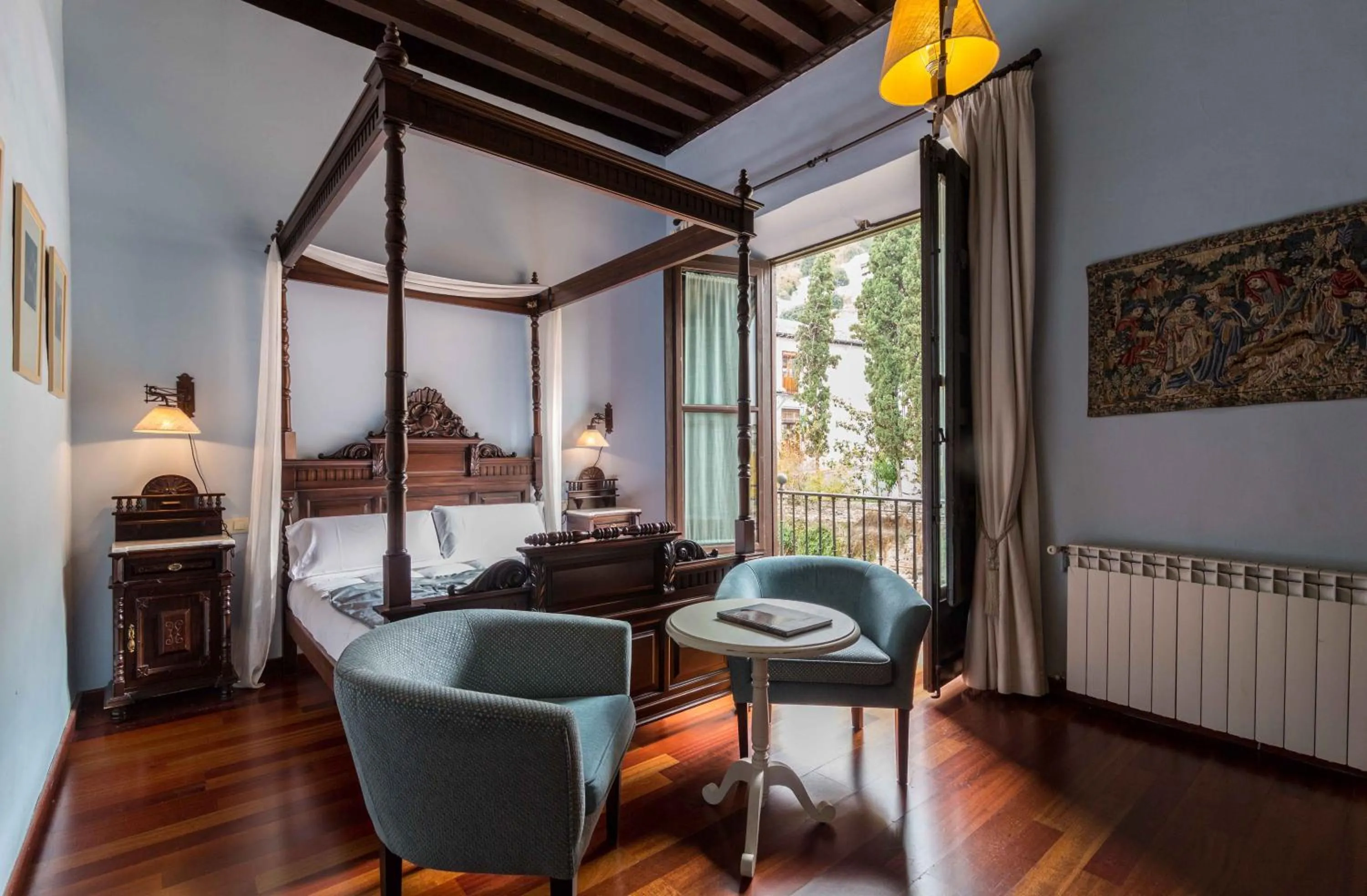 Bed in Palacio de Mariana Pineda