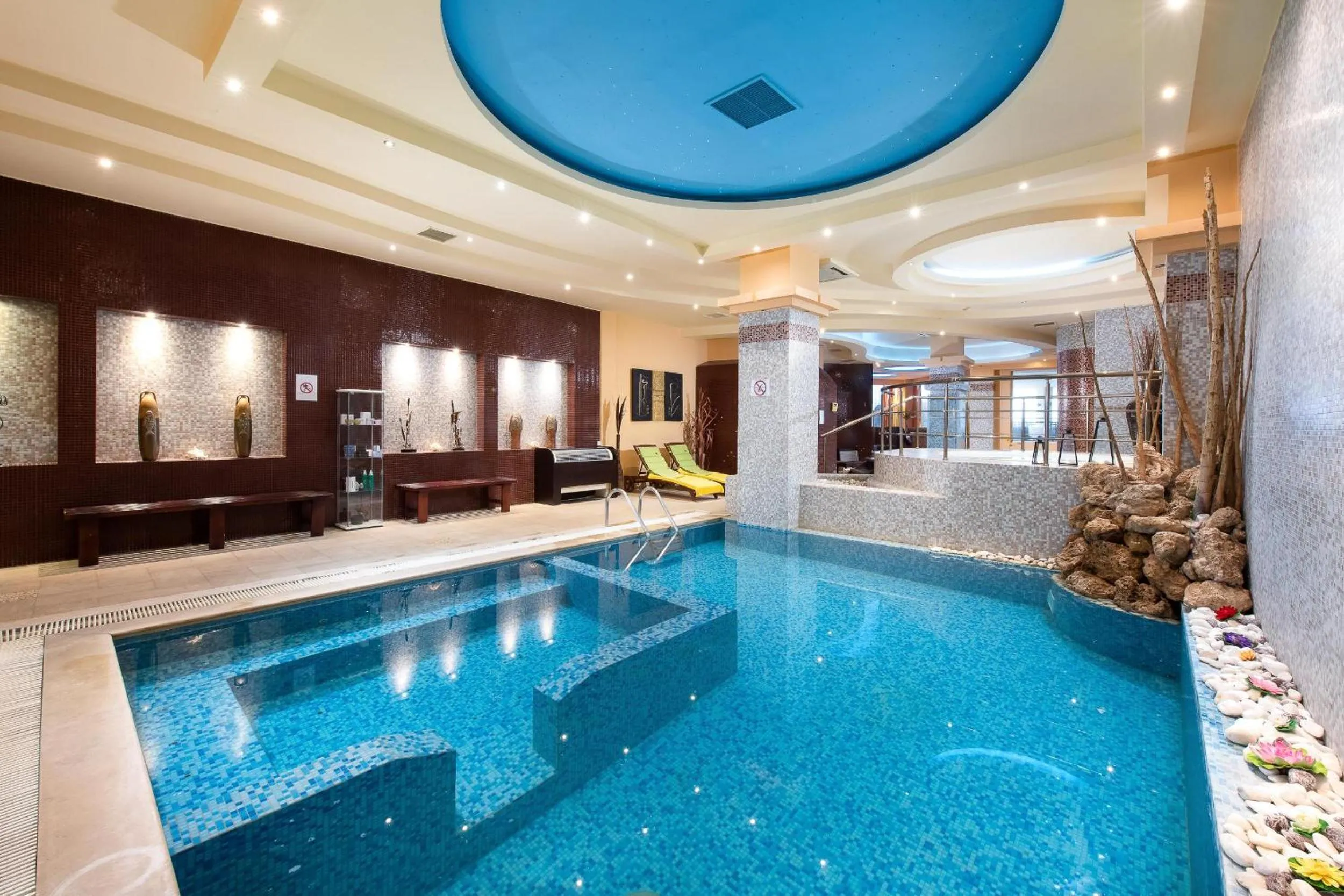 Swimming pool in Alexandros Palace