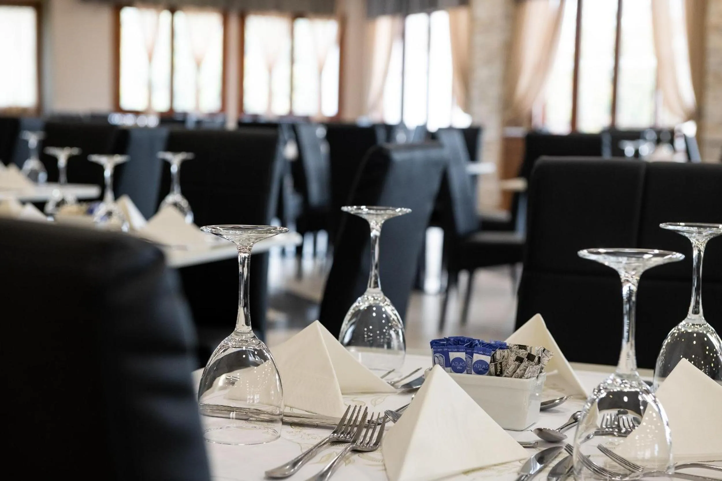 Restaurant/places to eat in Alexandros Palace