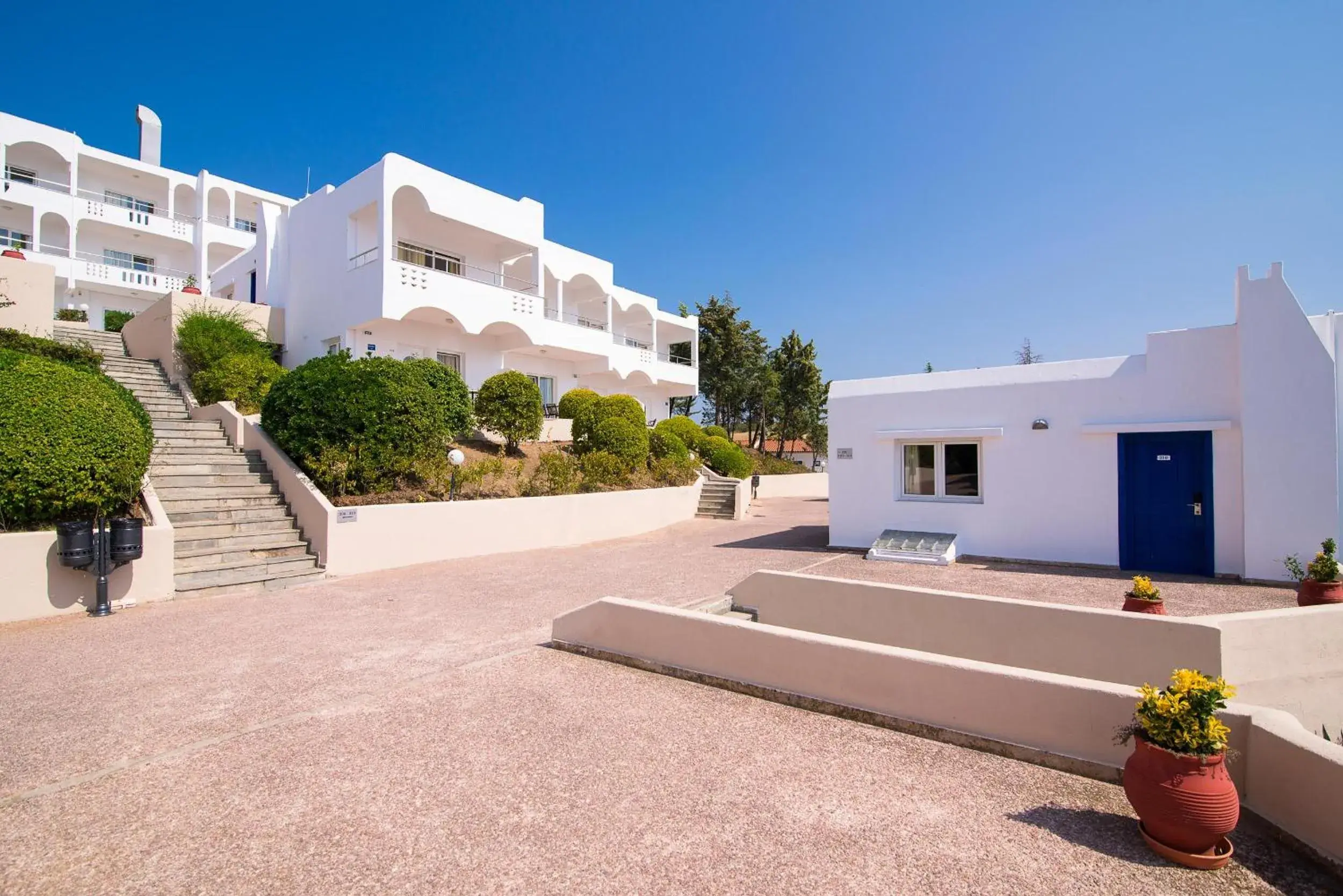 Property building in Alexandros Palace Property building in Alexandros Palace