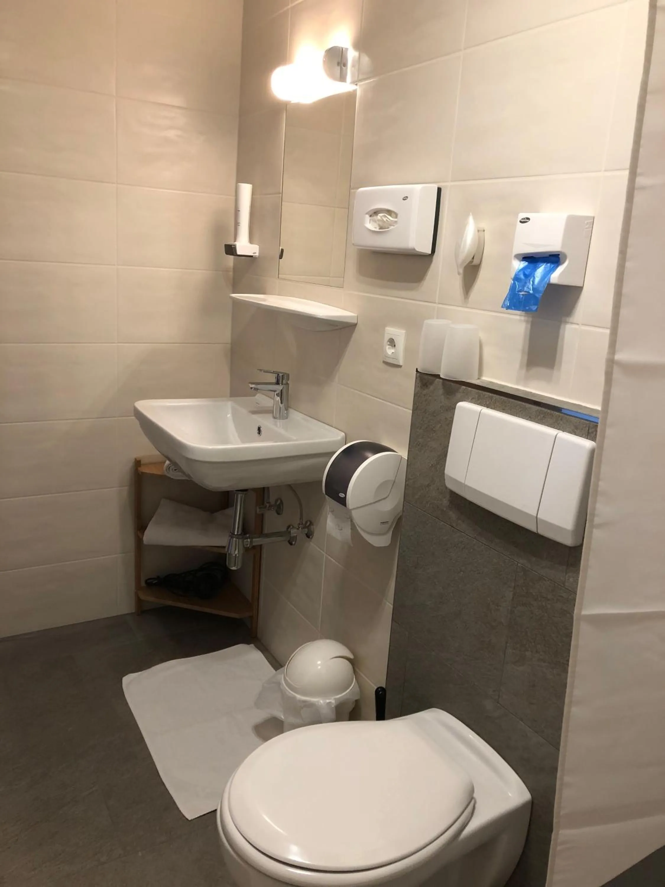 Shower in Pension Aschlandhof