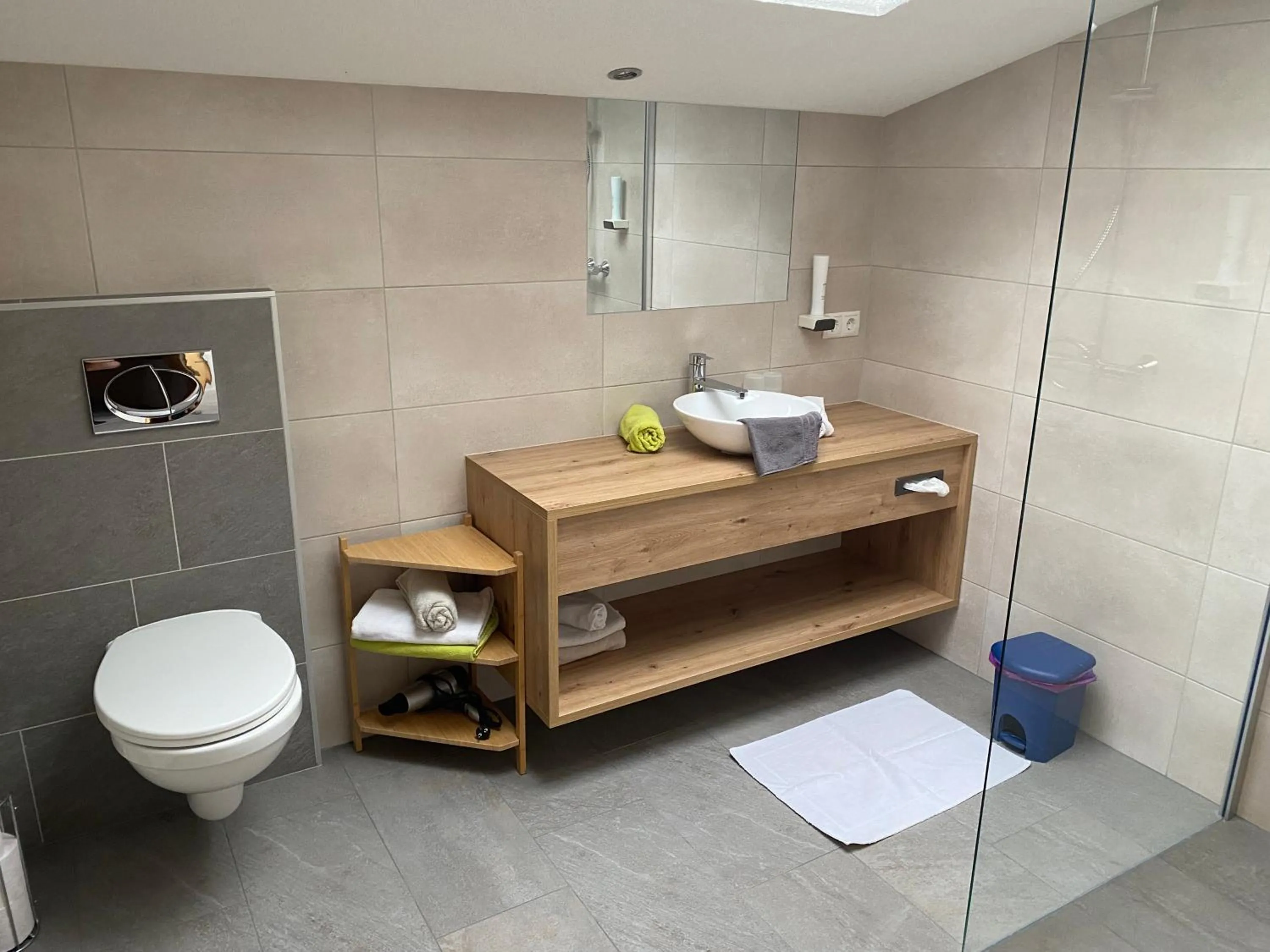 Bathroom in Pension Aschlandhof