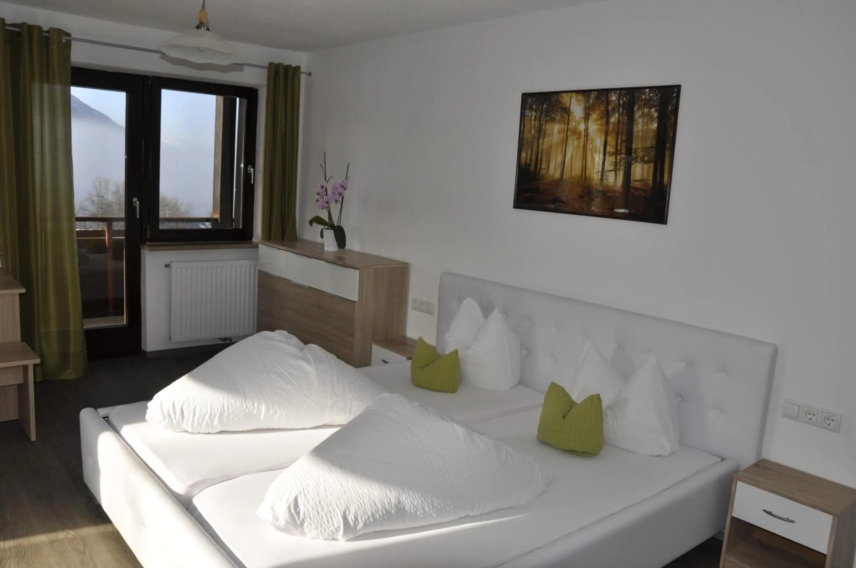 Photo of the whole room, Bed in Pension Aschlandhof