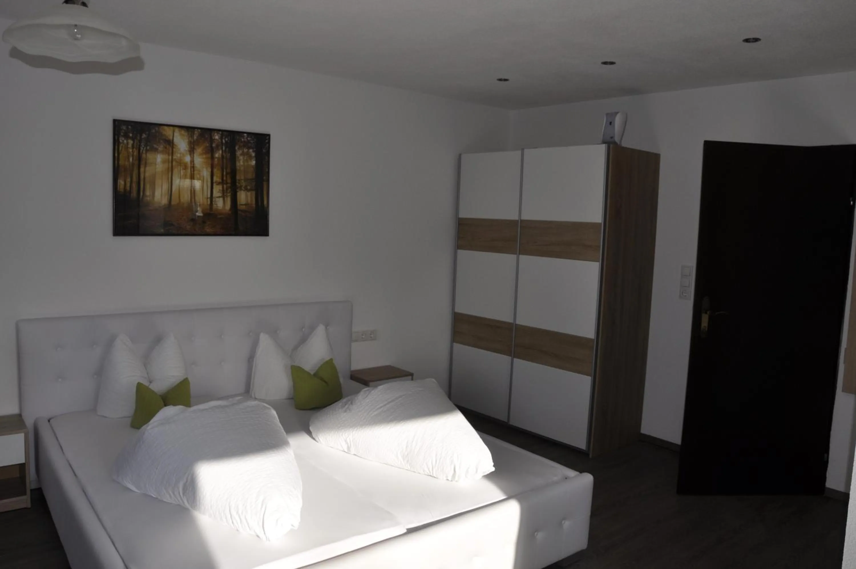 Photo of the whole room, Bed in Pension Aschlandhof