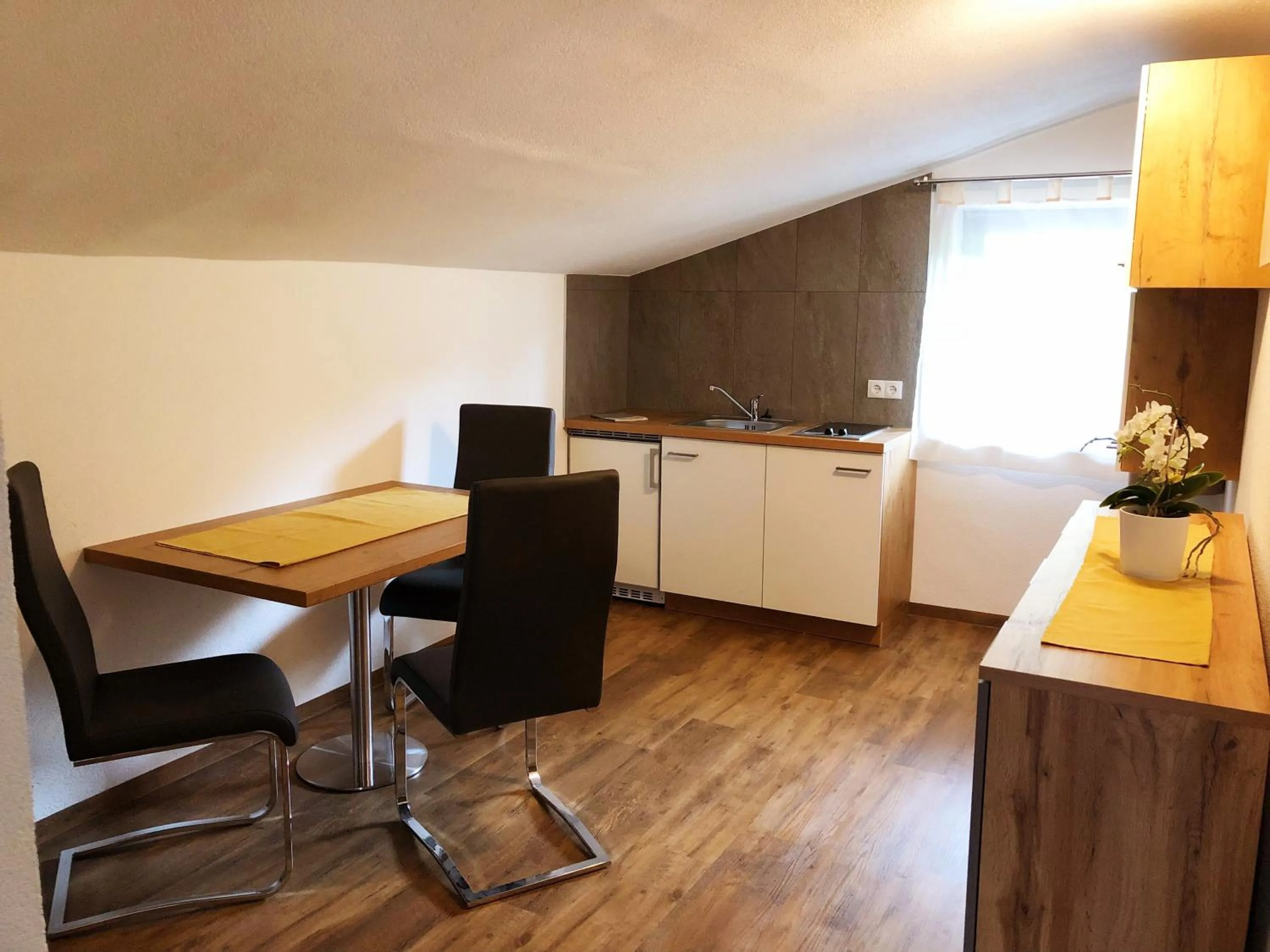 Kitchen or kitchenette in Pension Aschlandhof