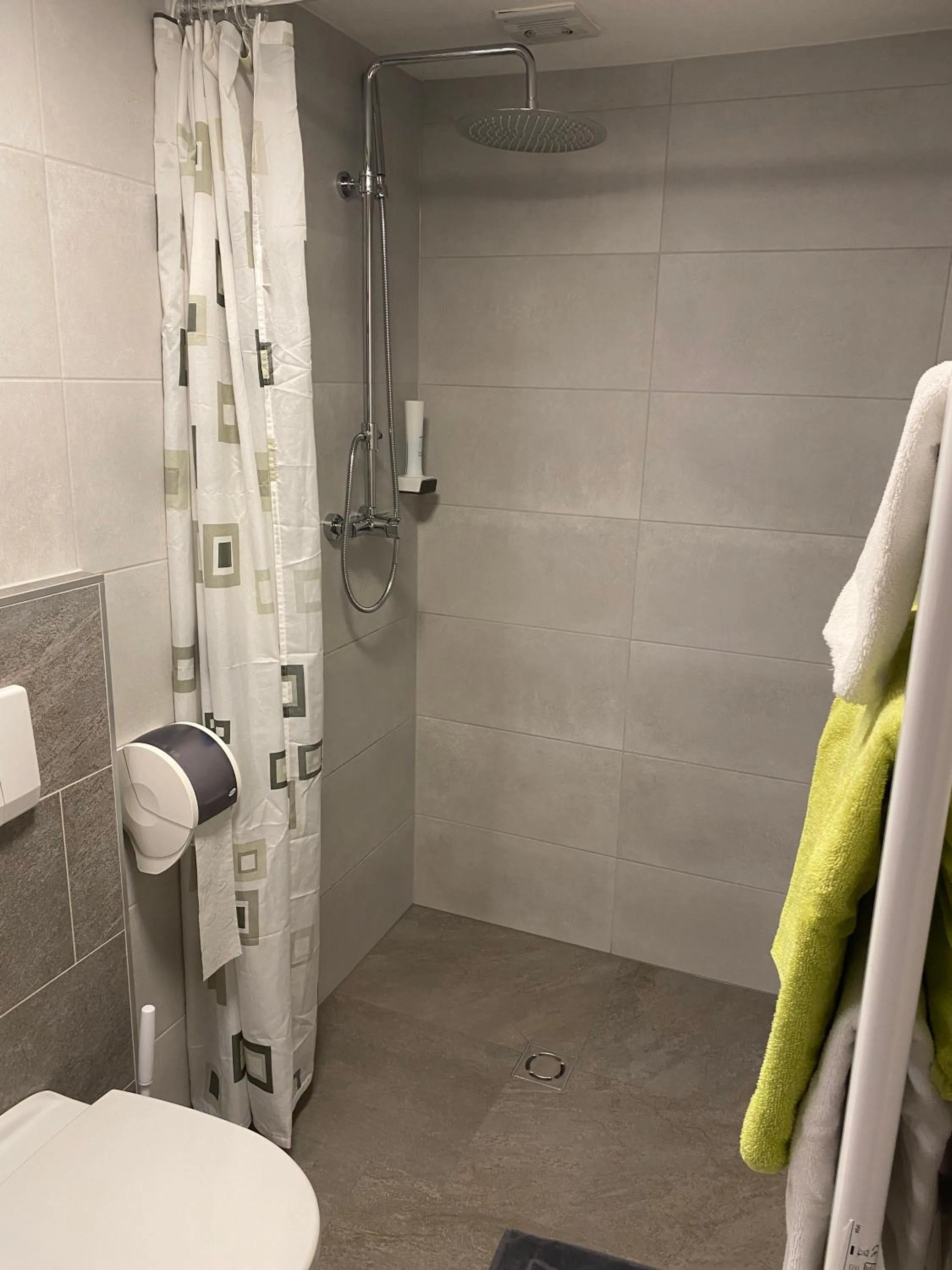 Shower in Pension Aschlandhof