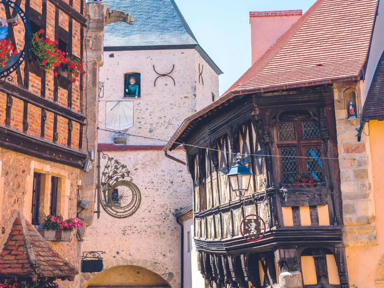 Nearby landmark in Grand Hôtel de Bourbon-Lancy - Spa et Restaurant - Logis