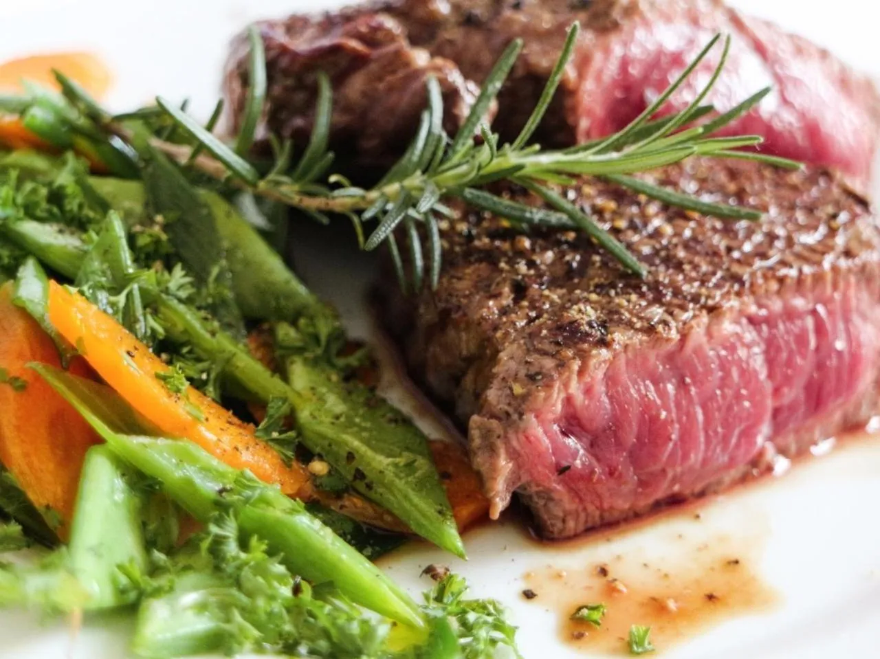 Restaurant/places to eat in Grand Hôtel de Bourbon-Lancy - Spa et Restaurant - Logis