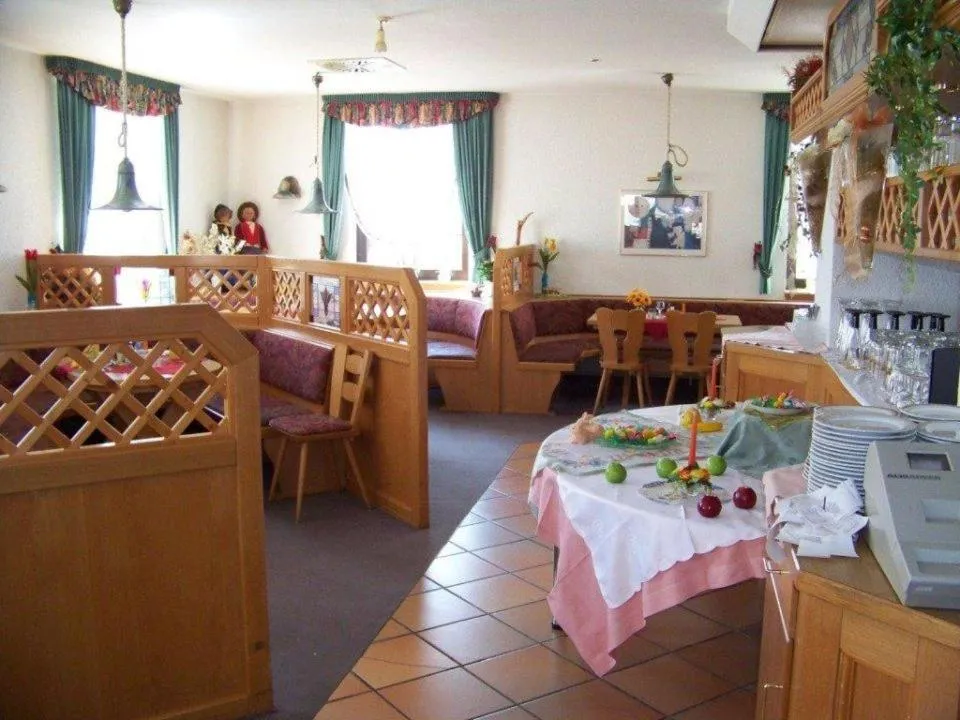 Restaurant/places to eat in Familien-Hotel Am Tränkbachtal Frauenwald