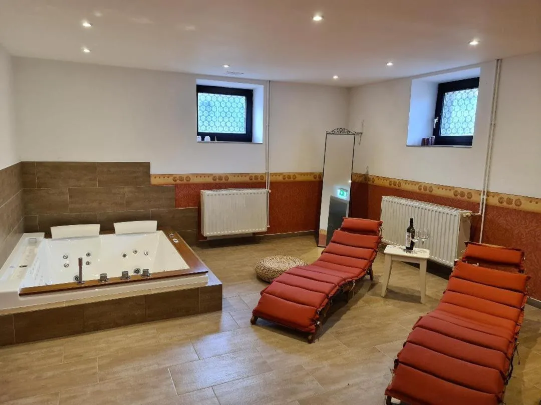 Hot Tub in Familien-Hotel Am Tränkbachtal Frauenwald