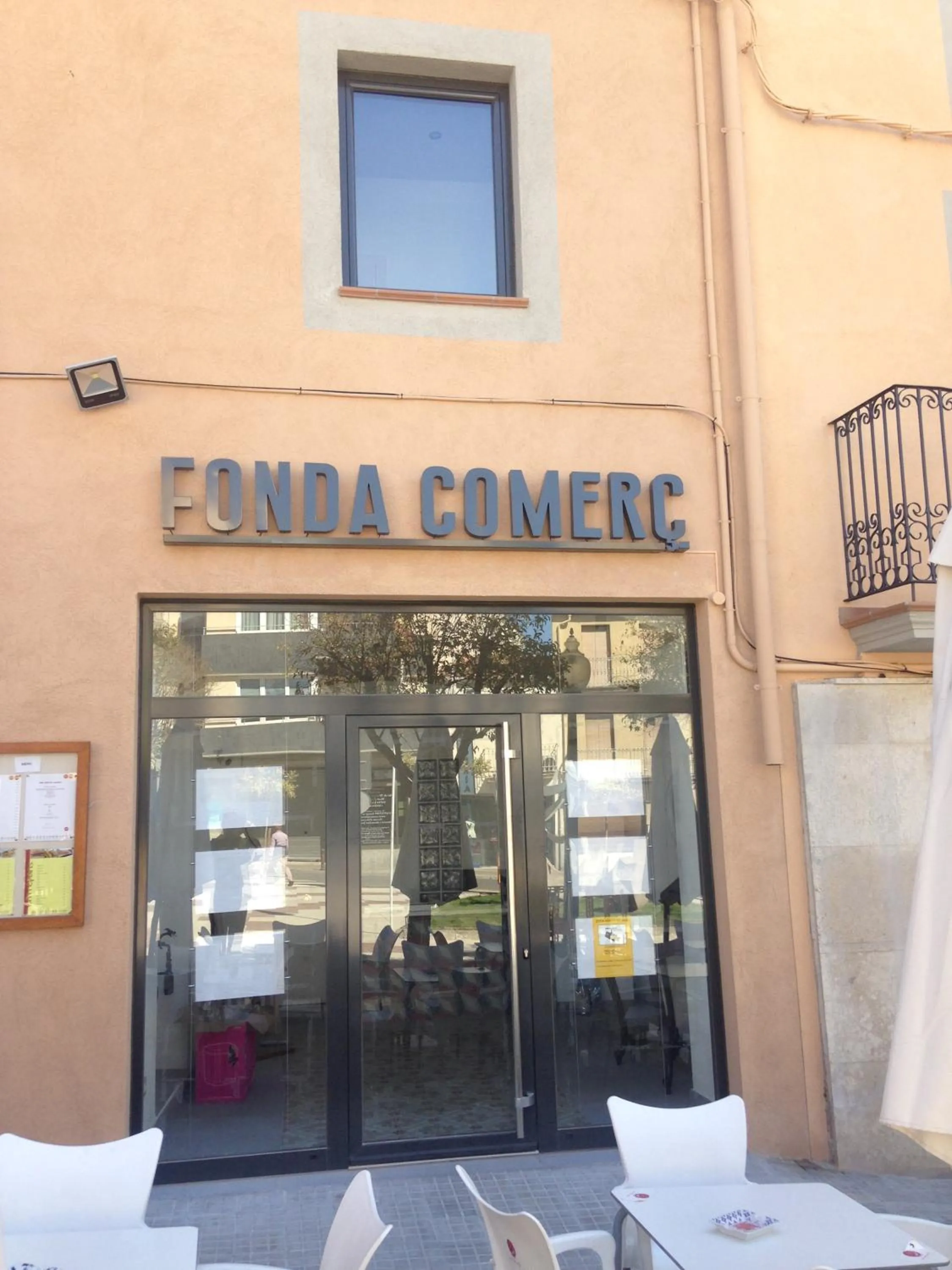 Facade/entrance in Apartaments Fonda Comerç