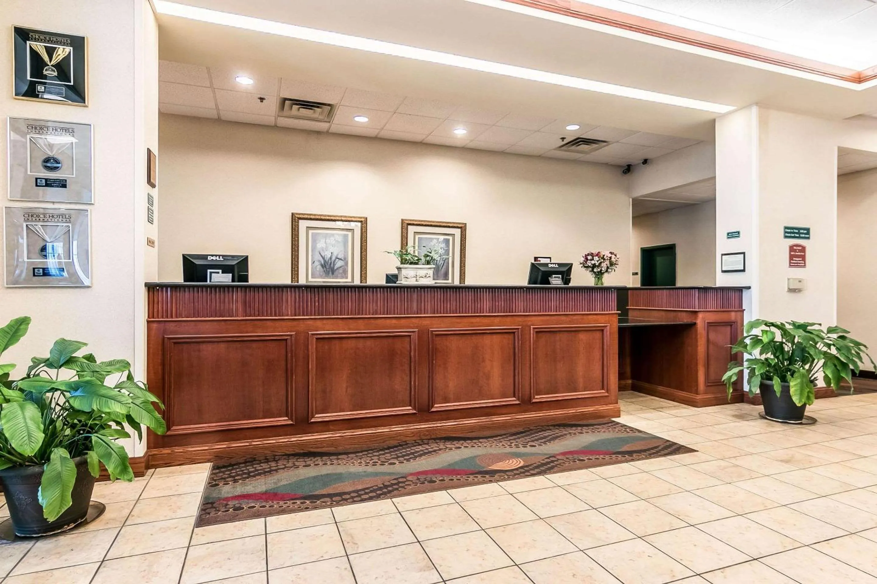 Lobby or reception in Clarion Suites at The Alliant Energy Center