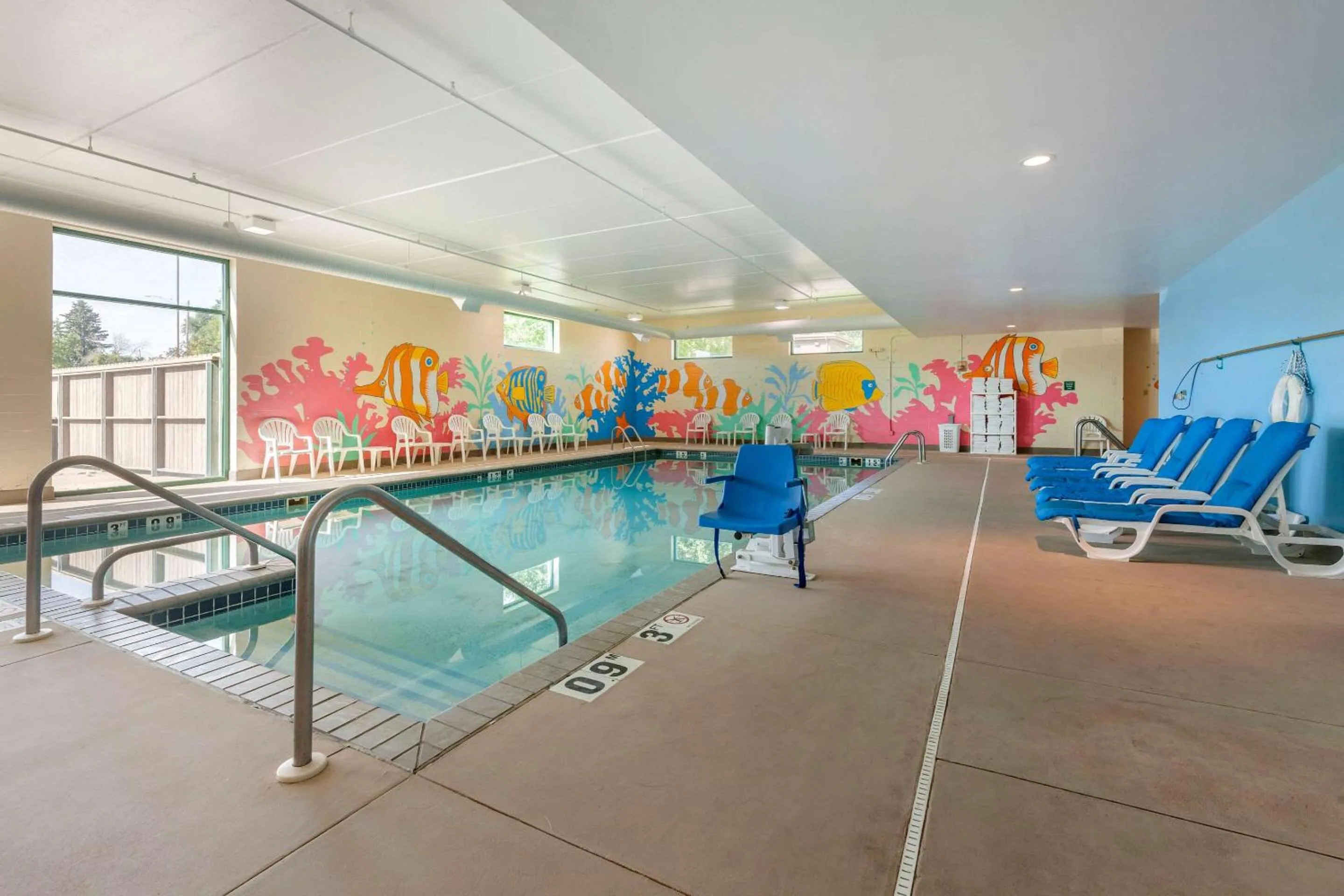 Swimming pool in Clarion Suites at The Alliant Energy Center