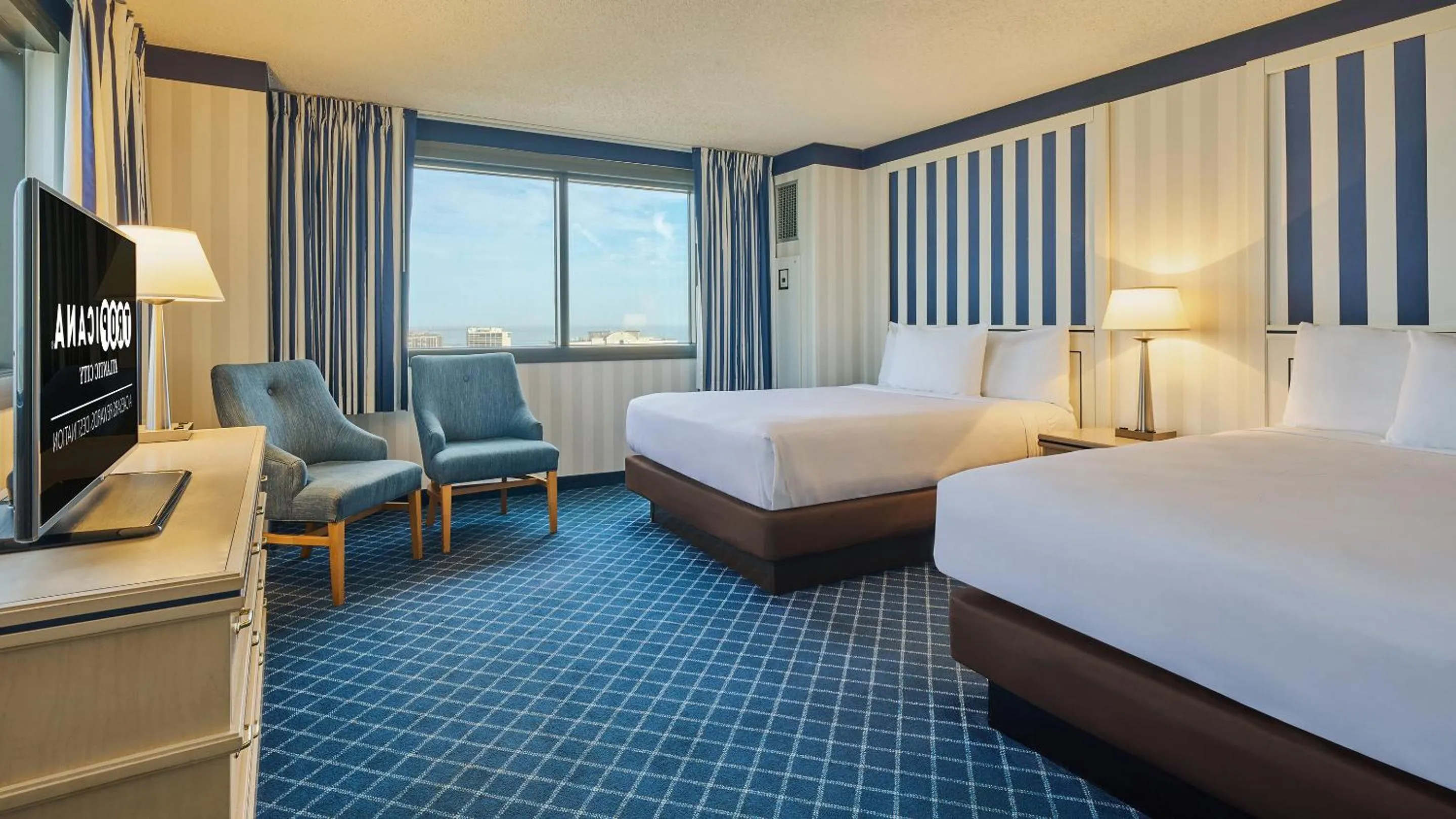 Bedroom, Bed in Tropicana Atlantic City, A Caesars Destination