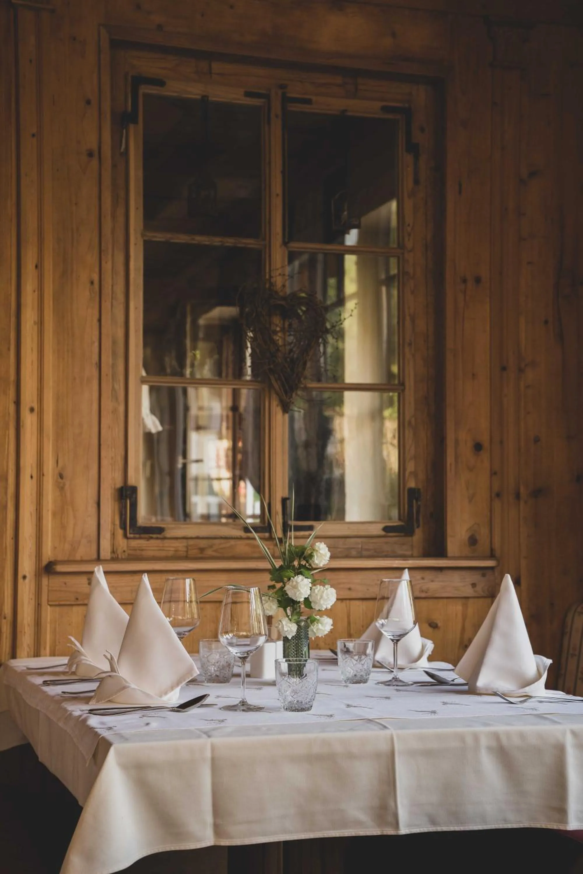 Restaurant/places to eat in Bergrose Hideaway