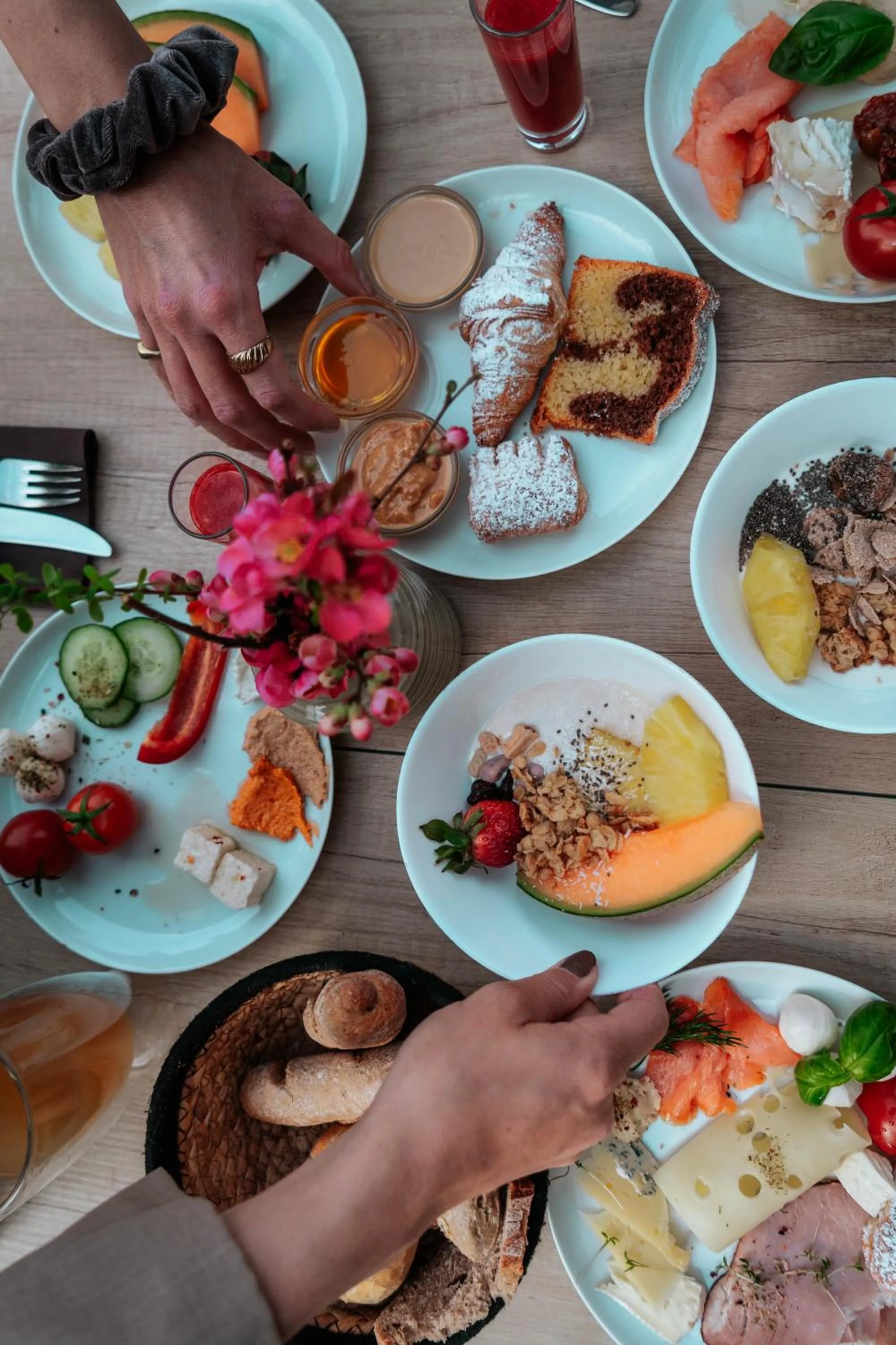 Breakfast in Bergrose Hideaway