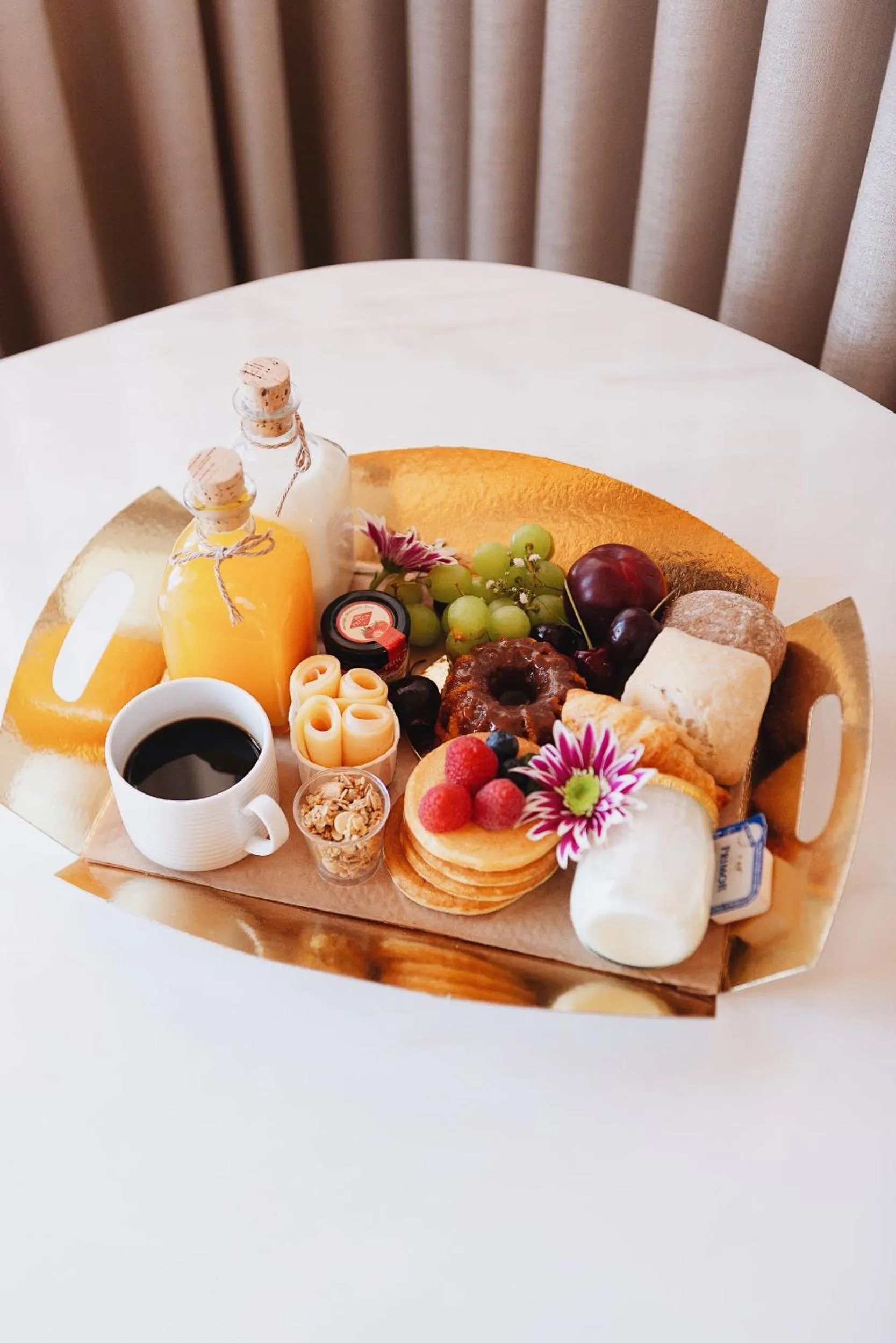 Breakfast in ORM - Almada Apartments