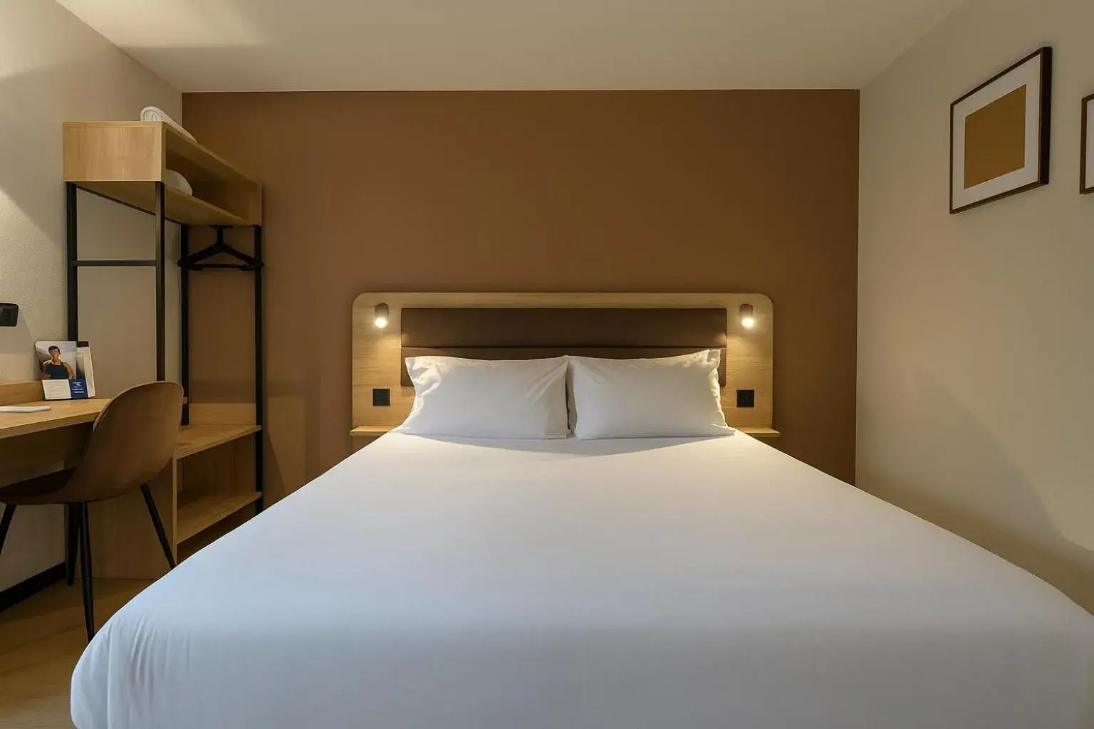 Bed in Brit Hotel Confort Rouen Centre Bed in Brit Hotel Confort Rouen Centre