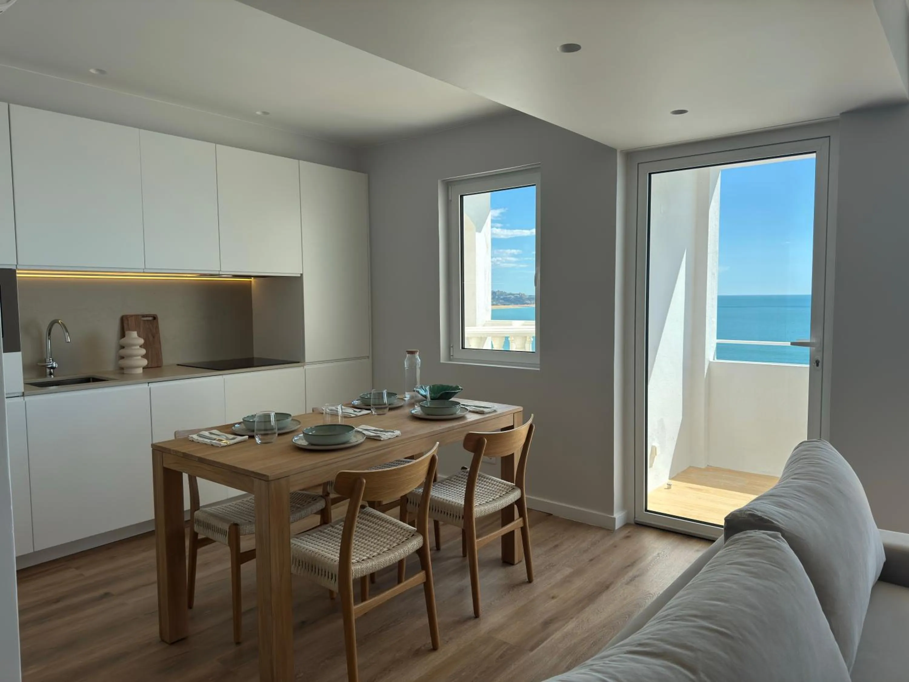 Kitchen or kitchenette in Apartamentos Rossio Mar