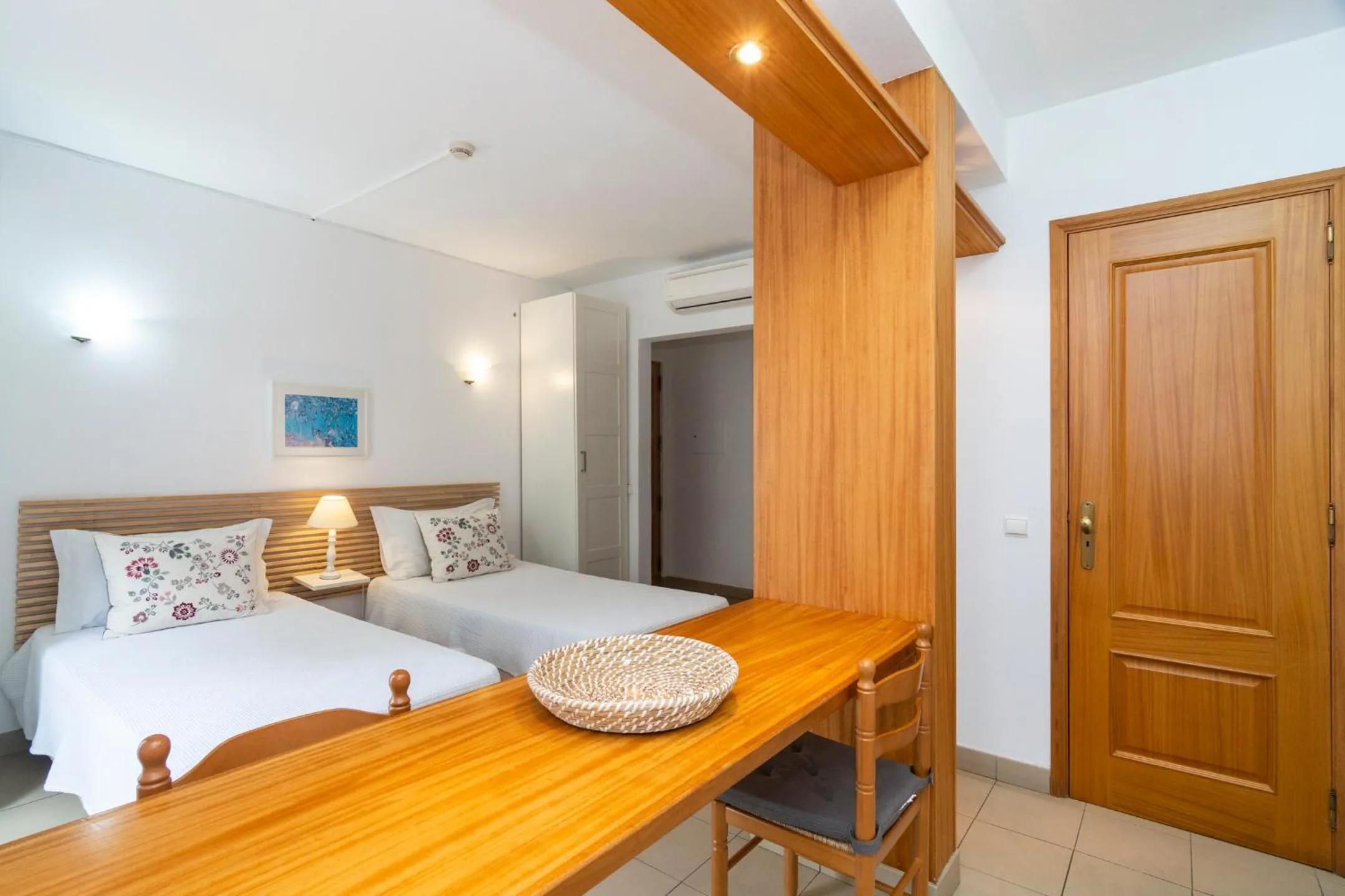 Bed in Apartamentos Rossio Mar