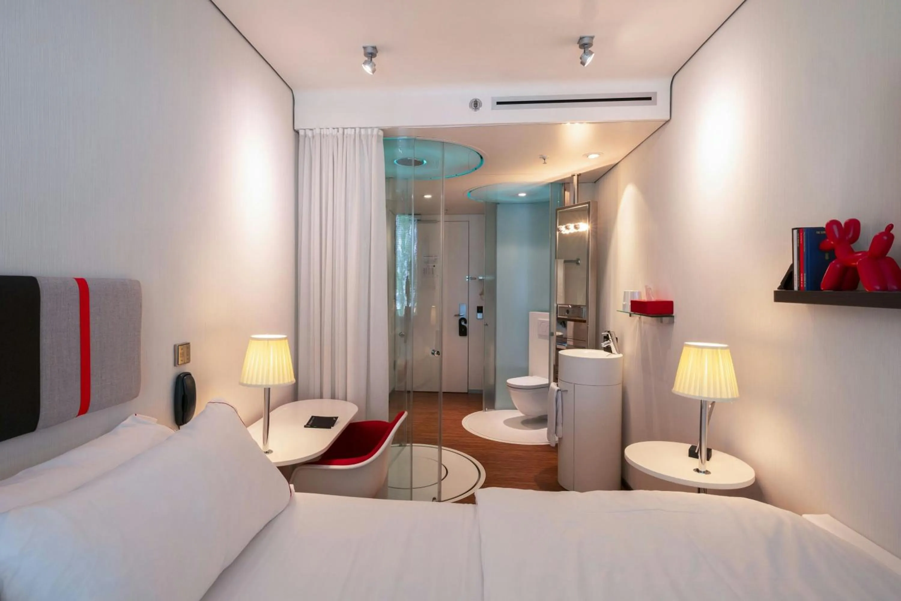 Bedroom, Bed in citizenM Amsterdam South