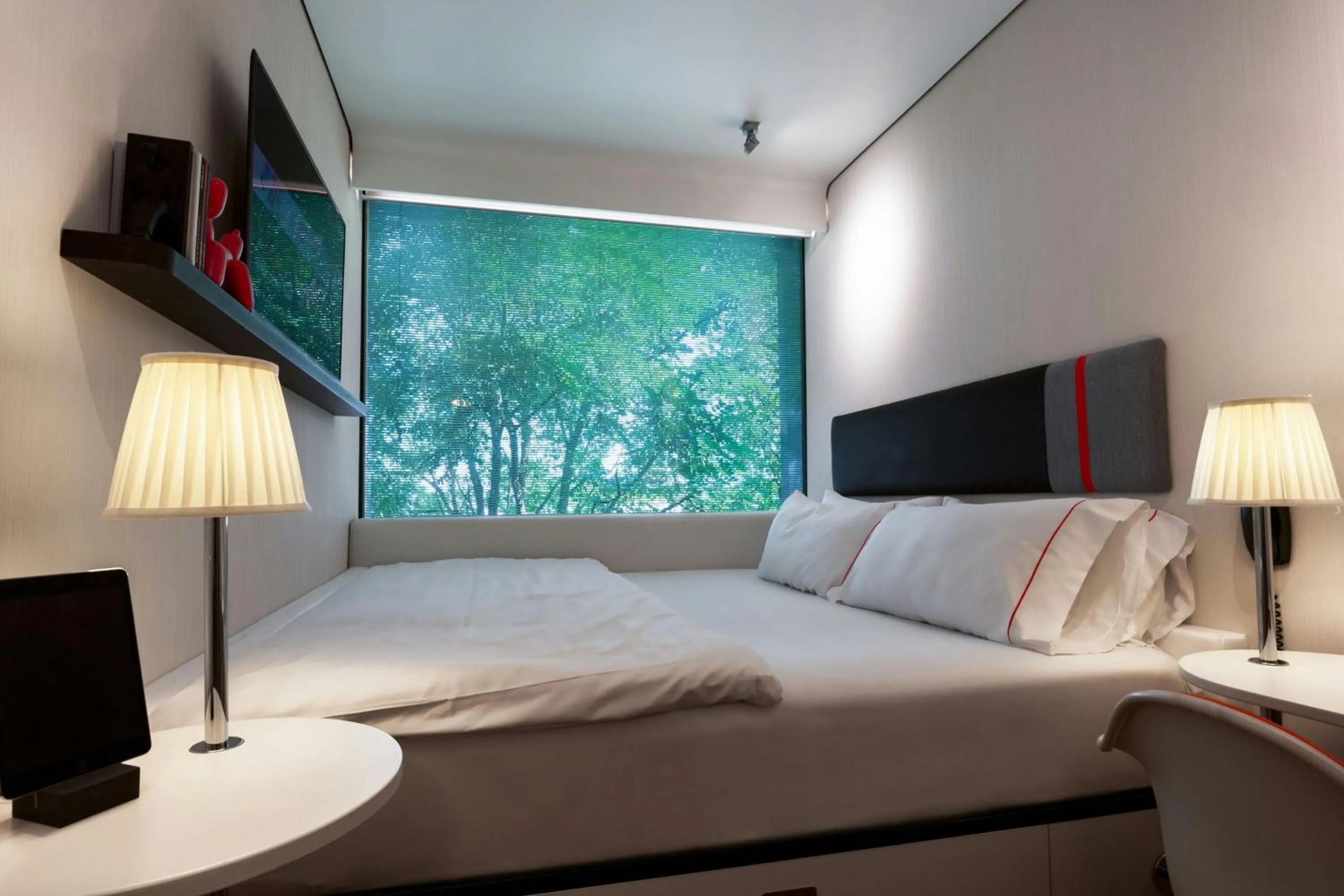 Bedroom, Bed in citizenM Amsterdam South
