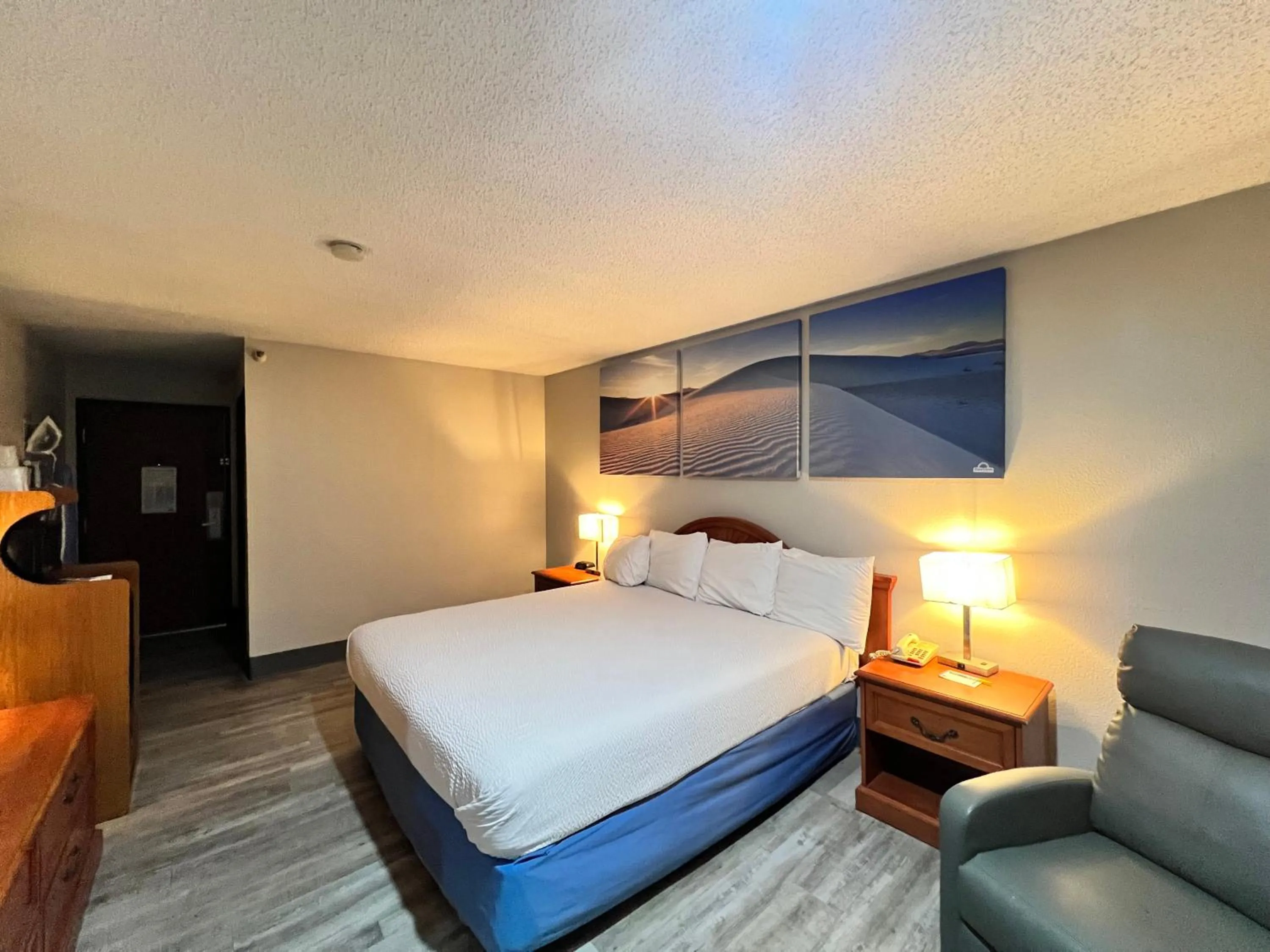 Bed in Antelope Inn & Suites