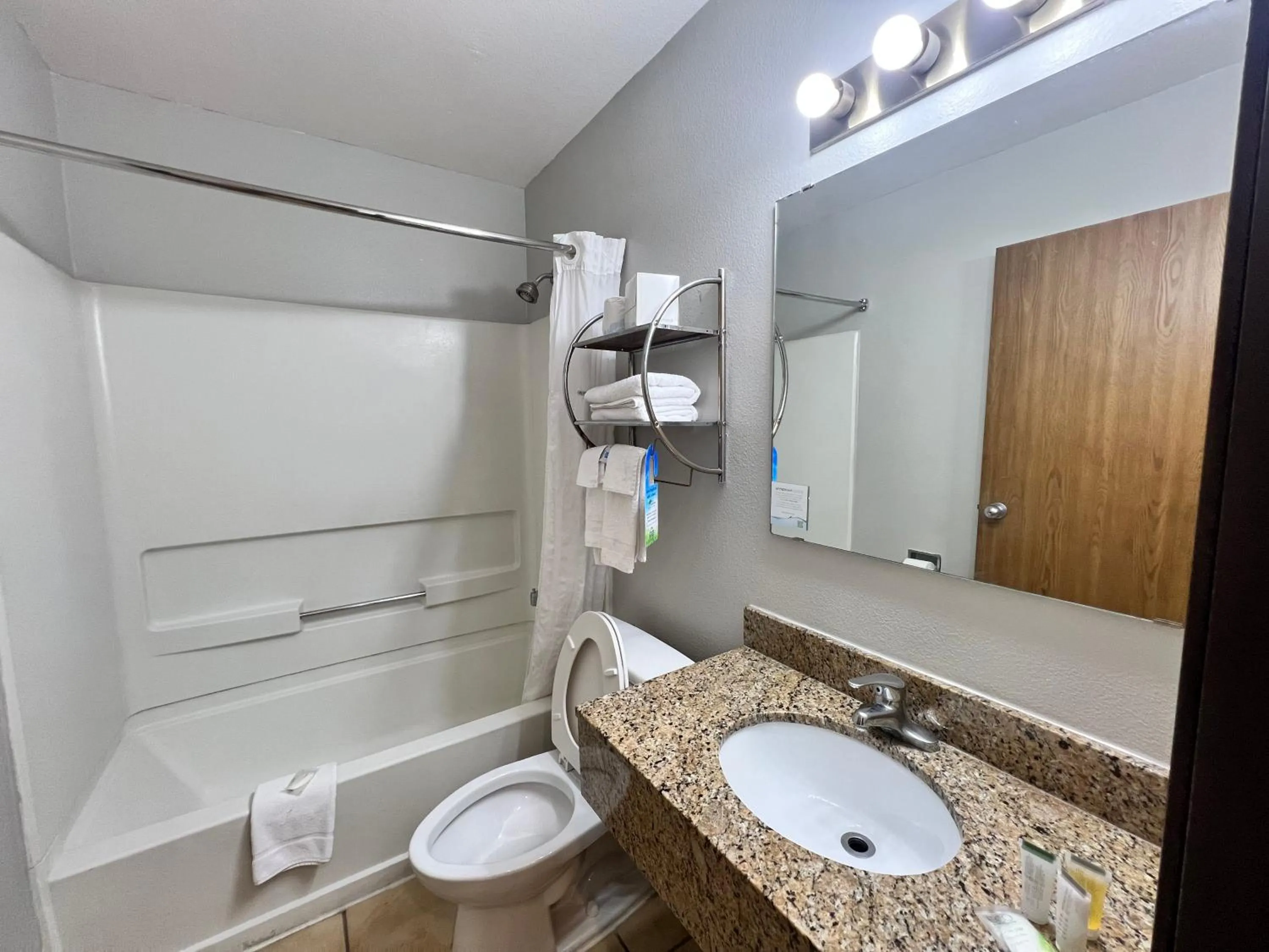 Bathroom in Antelope Inn & Suites