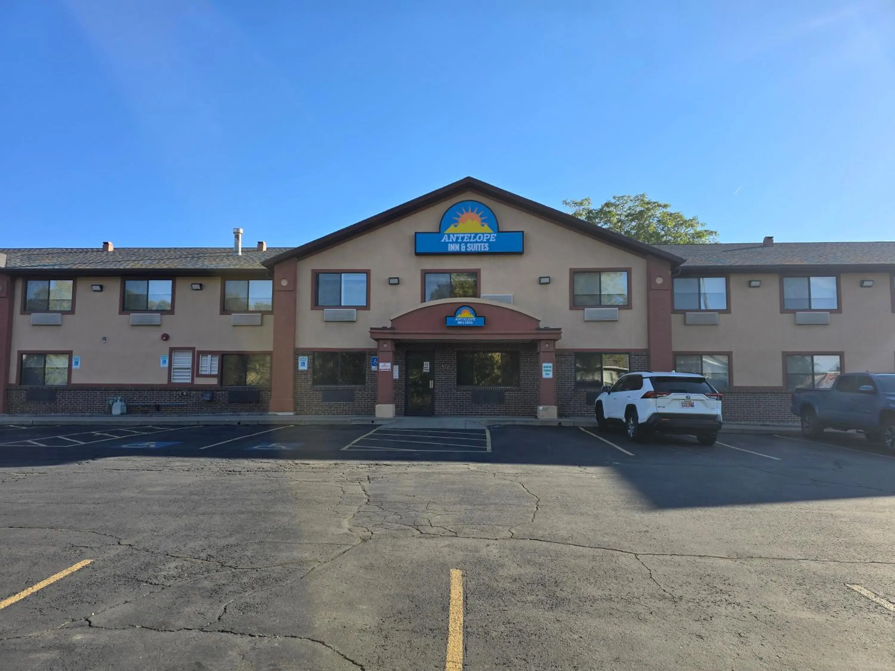 Property building in Antelope Inn & Suites Property building in Antelope Inn & Suites