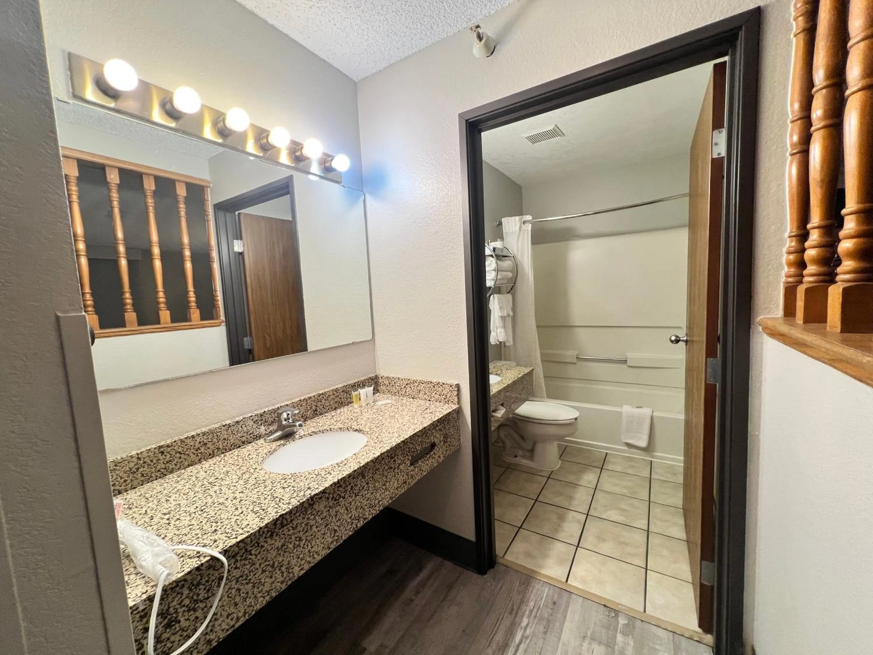 Bathroom in Antelope Inn & Suites