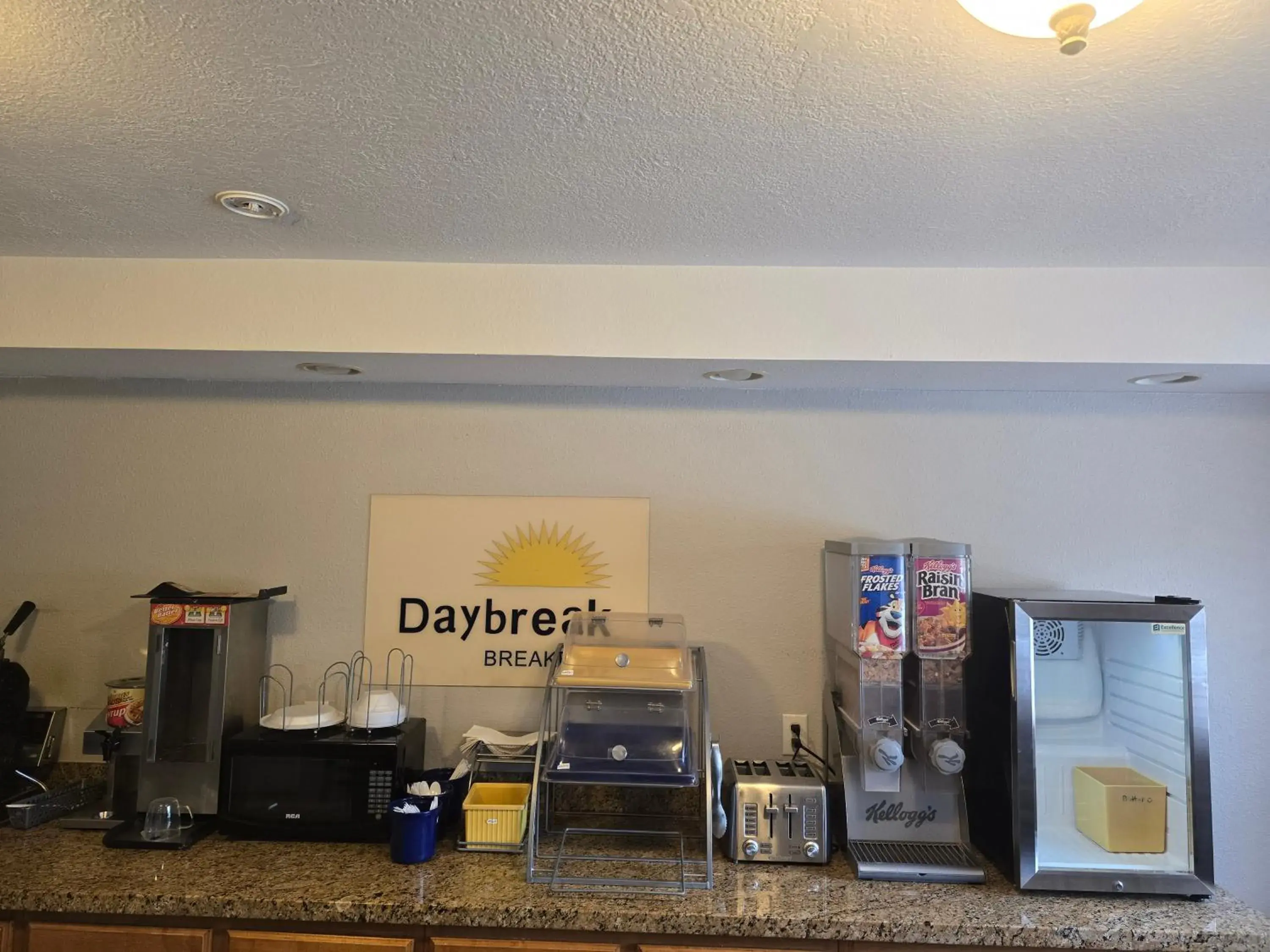 Breakfast in Antelope Inn & Suites Breakfast in Antelope Inn & Suites