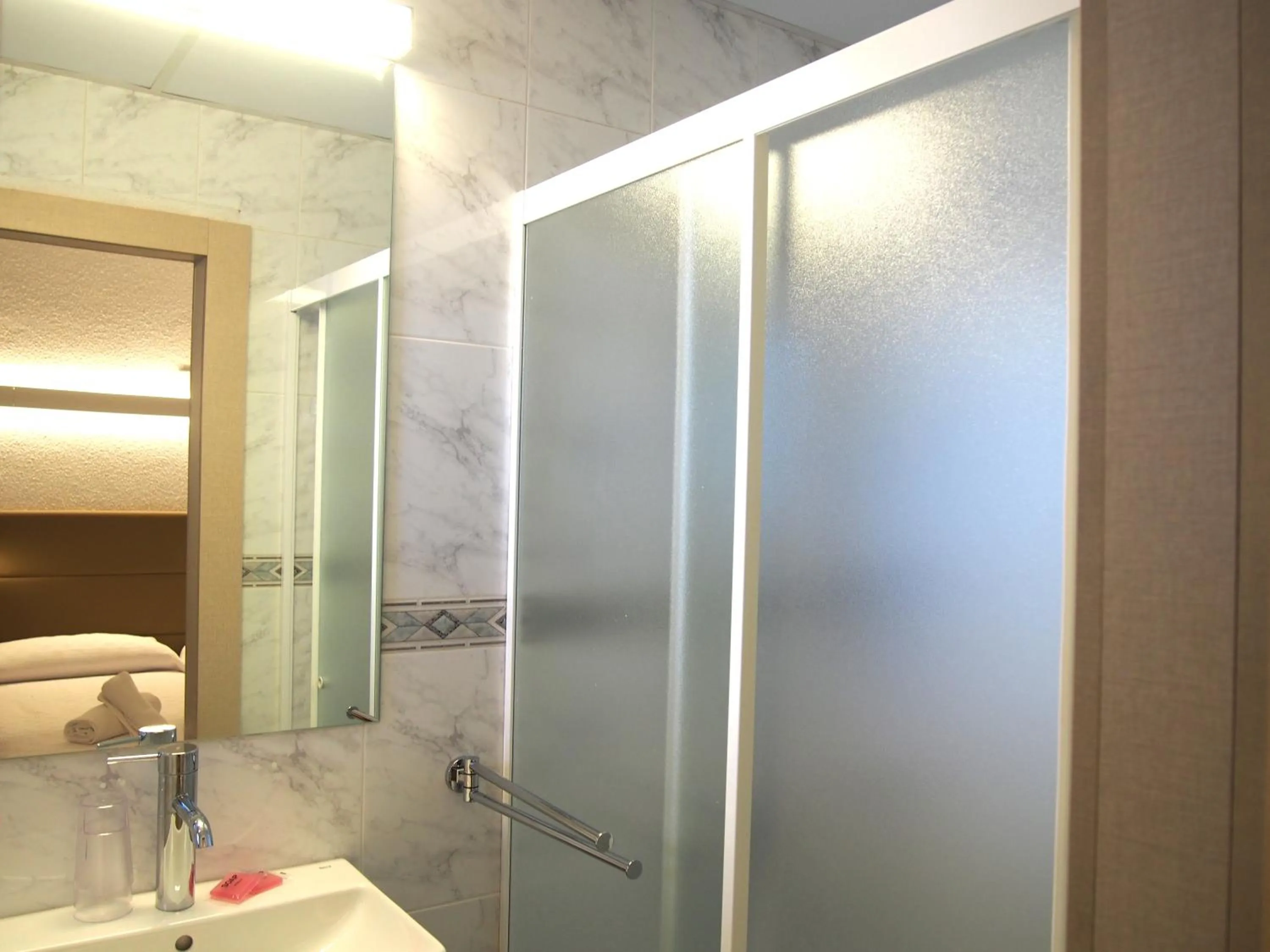 Bathroom in Hotel Roca Bella