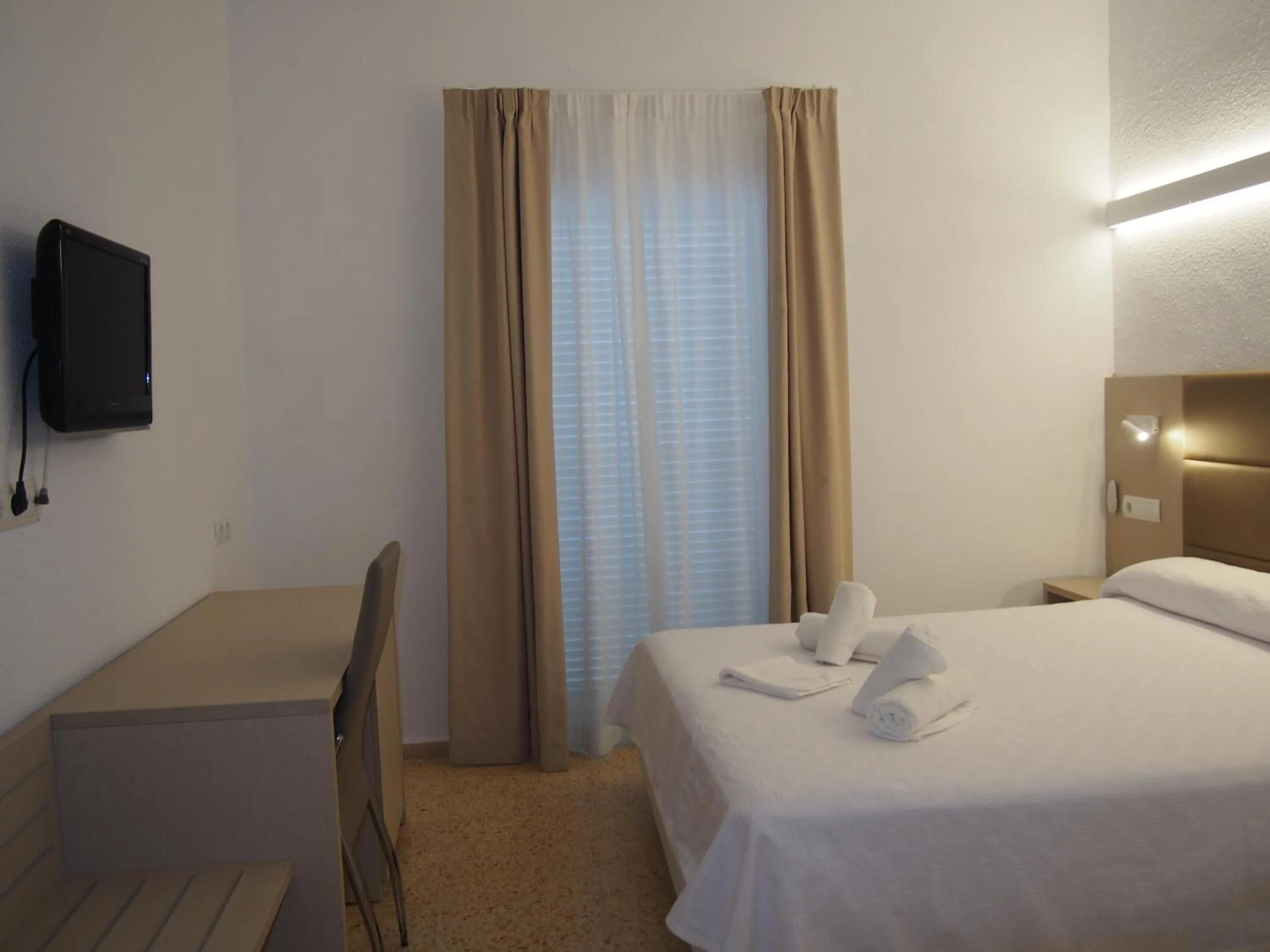 Photo of the whole room, Bed in Hotel Roca Bella