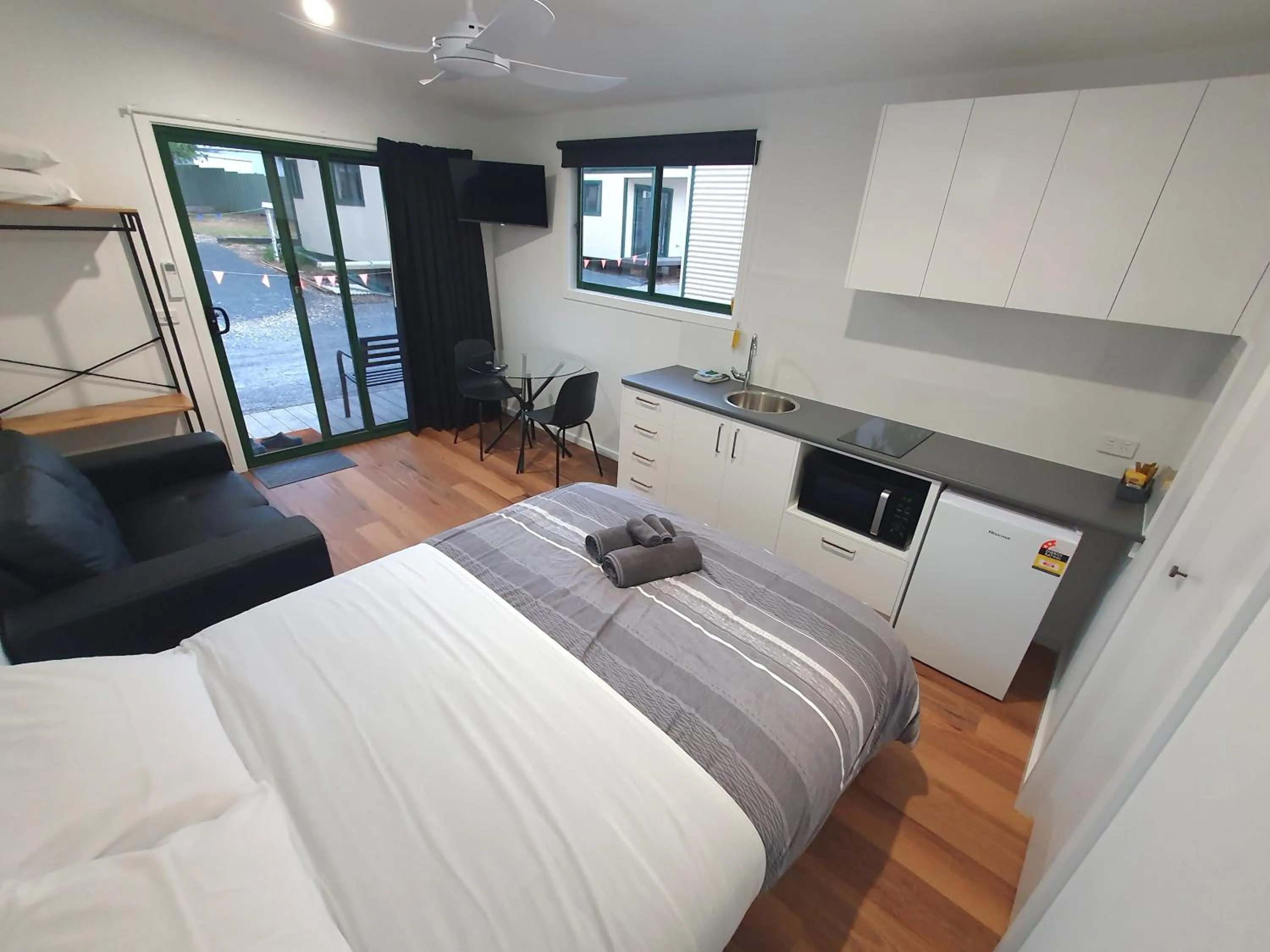 Bed in G'Day Parks Ararat