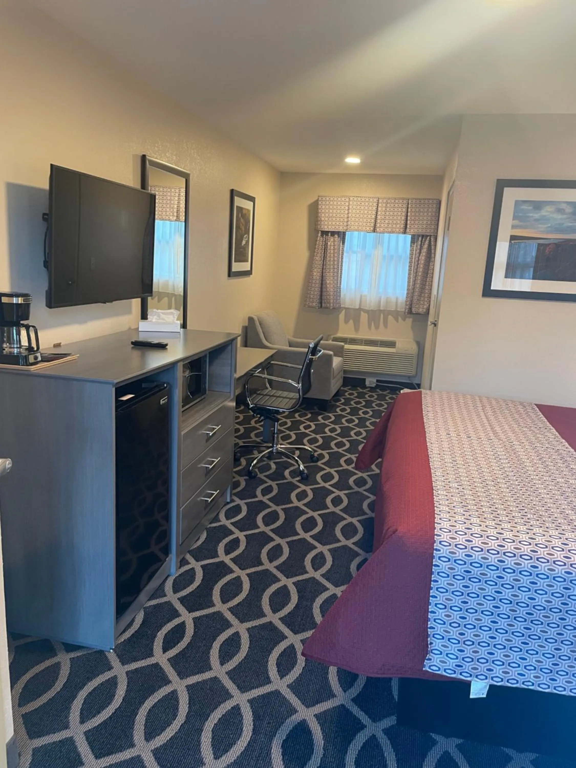 Bed in The Springwater Inn