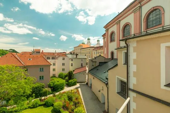 Property building in Am Paulusbogen