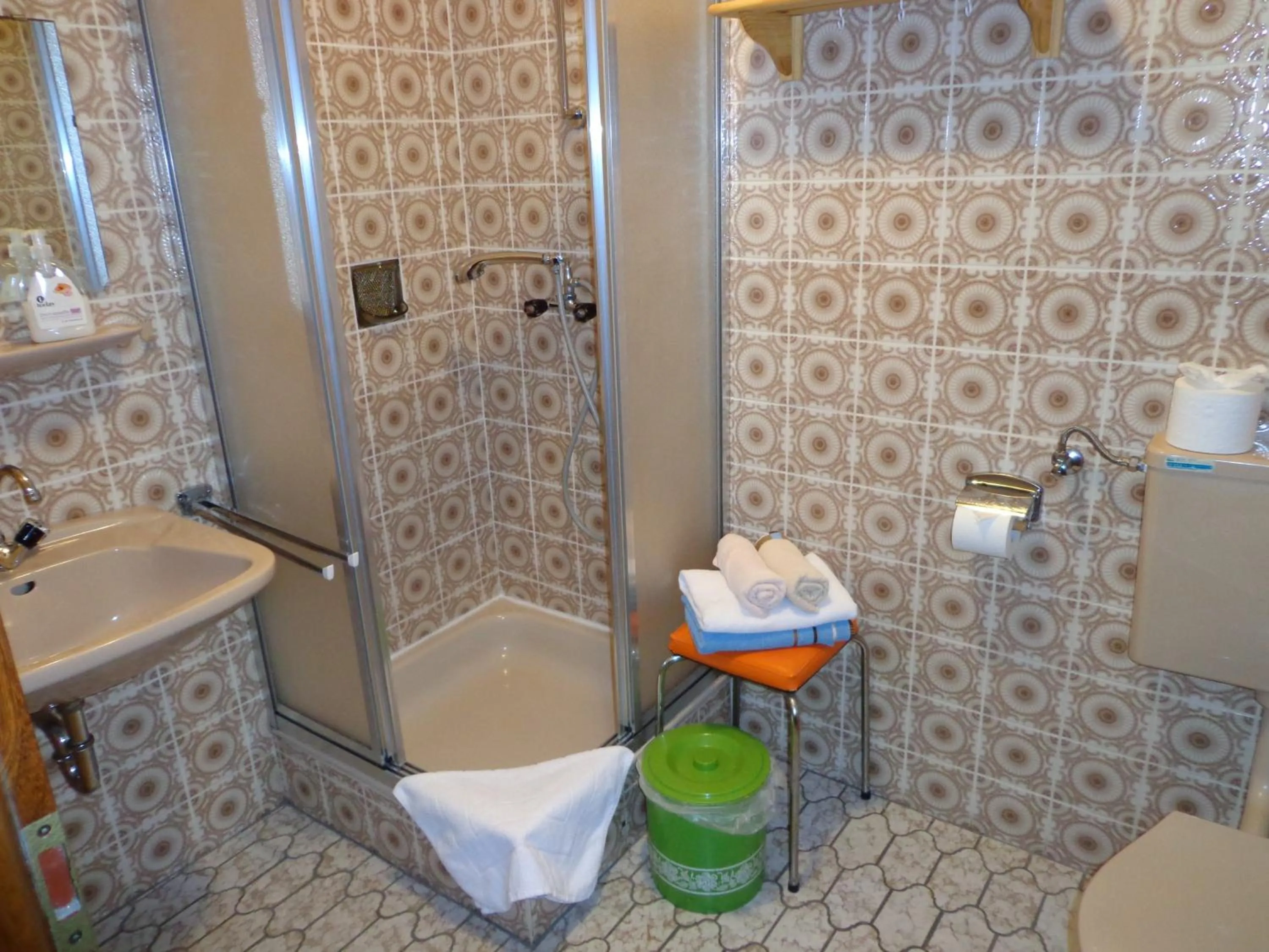 Bathroom in Pension Schamberger